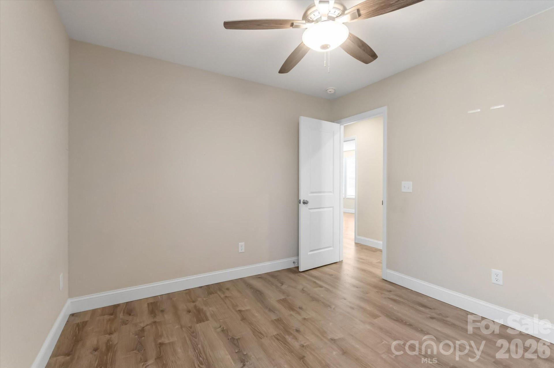 127 Hawthorne Drive - Photo 16