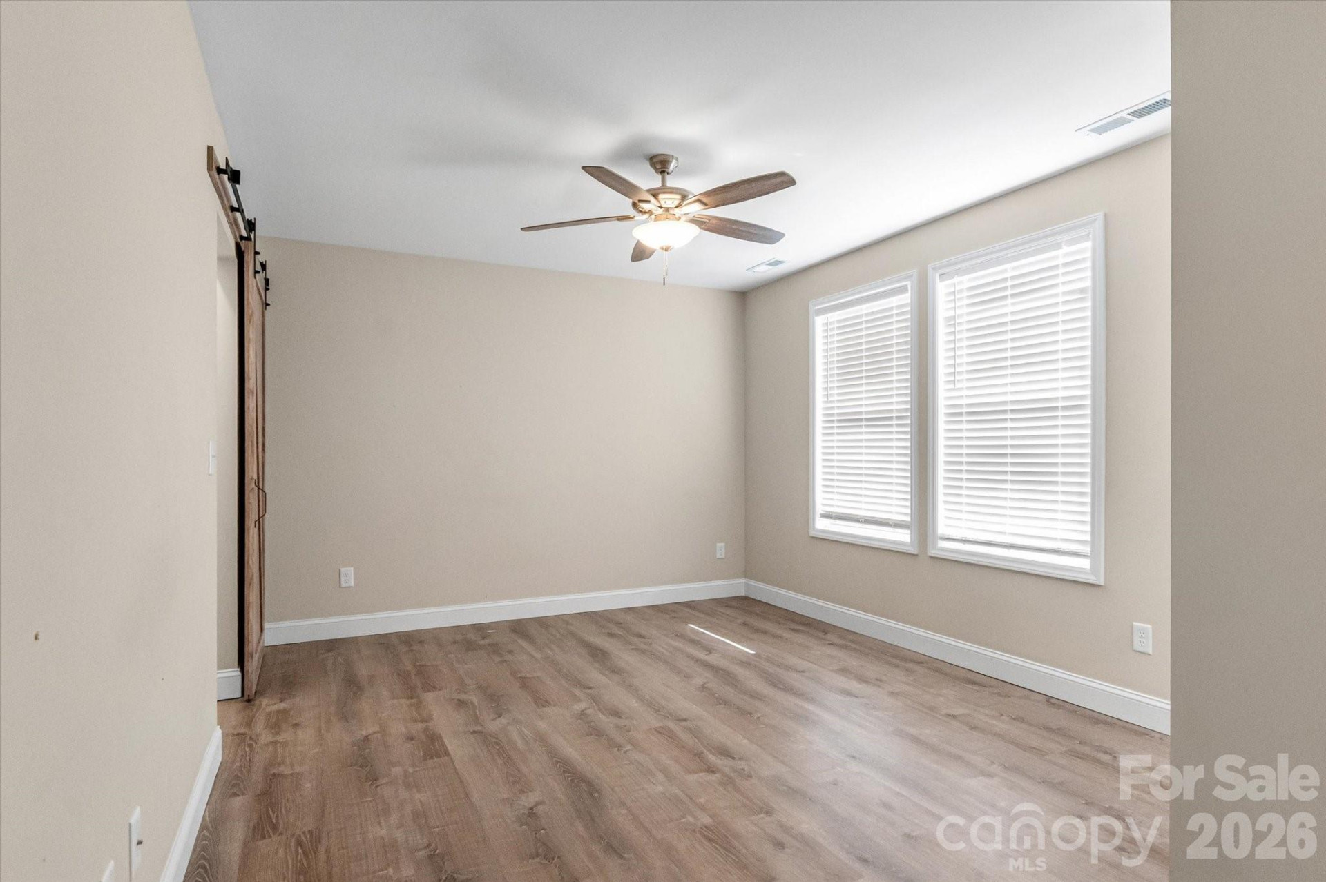 127 Hawthorne Drive - Photo 18