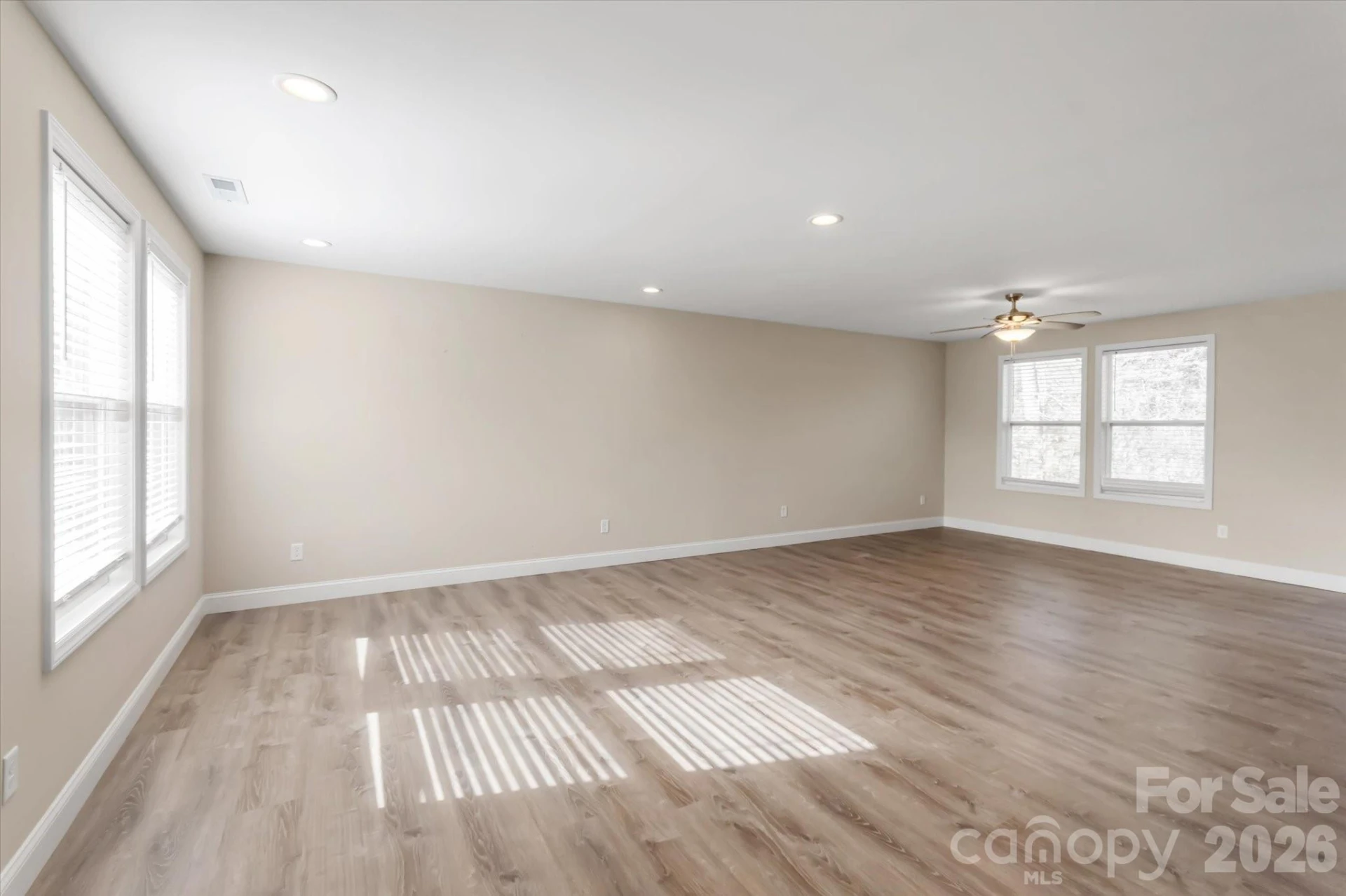 127 Hawthorne Drive - Photo 6