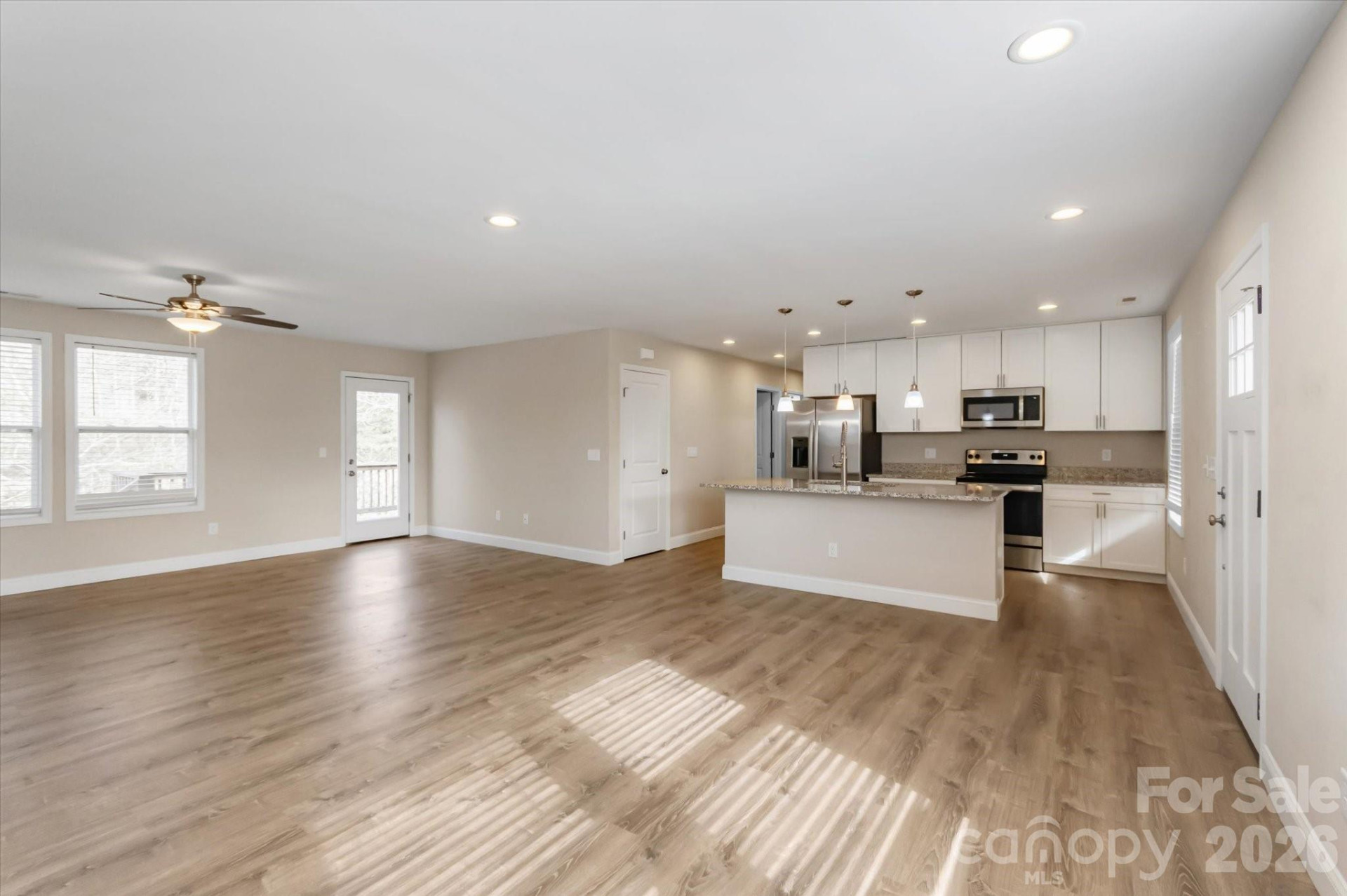 127 Hawthorne Drive - Photo 7