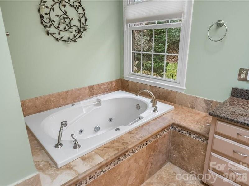 112 Parkland Street - Photo 16