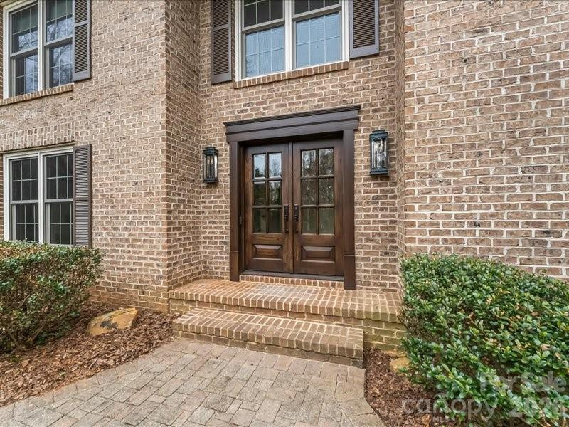 112 Parkland Street - Photo 3