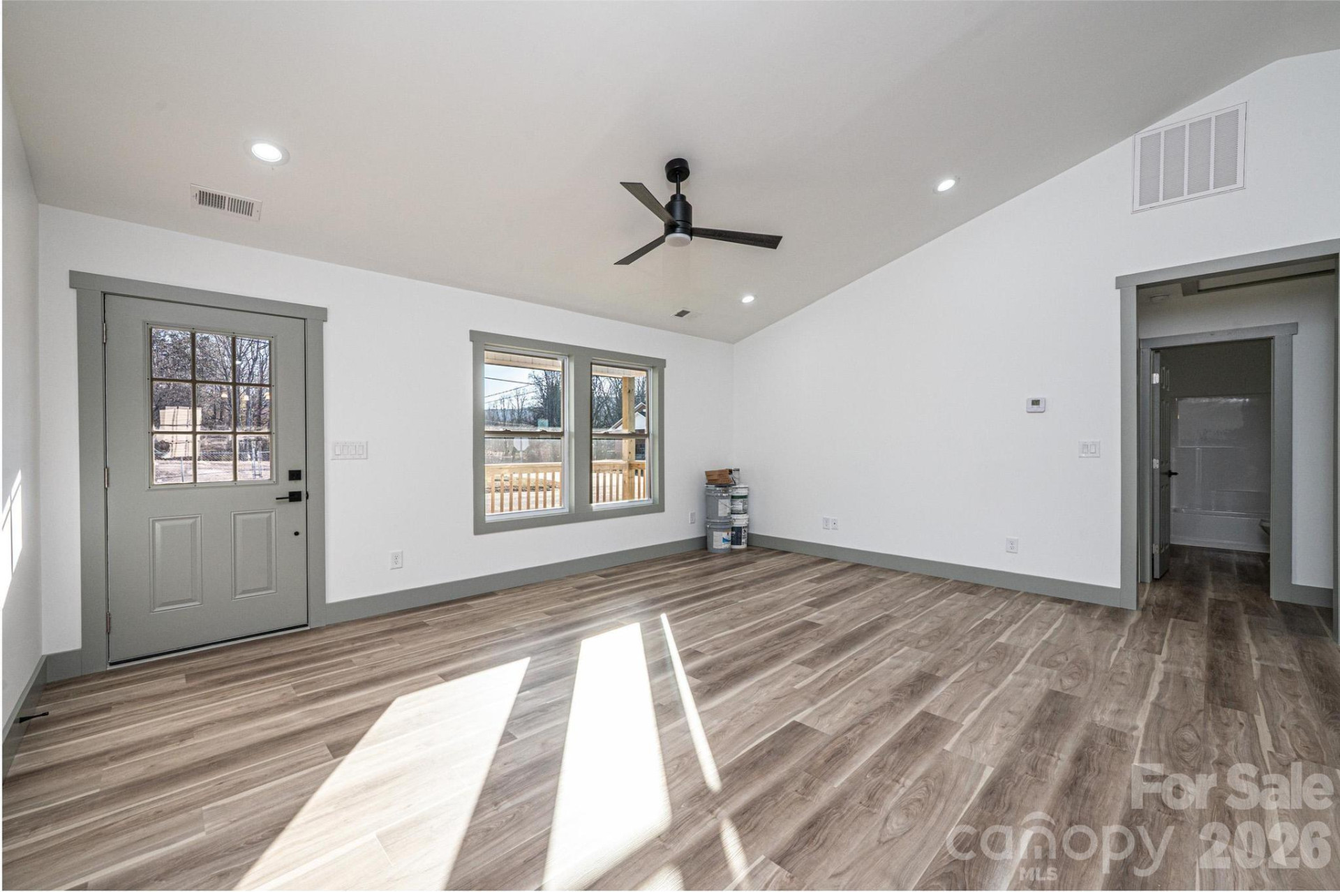7592 McDuffy Road - Photo 3