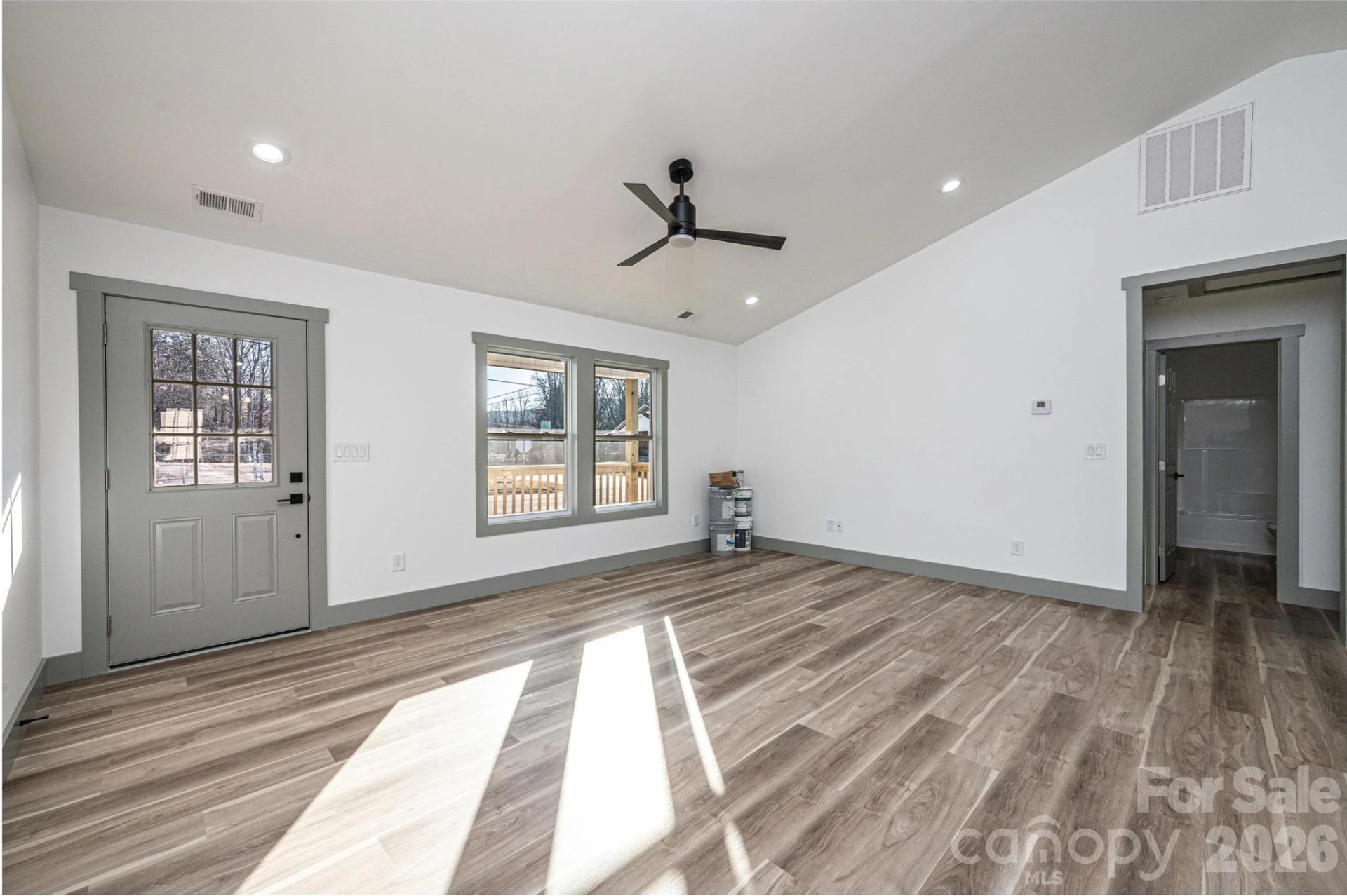 7592 McDuffy Road - Photo 3