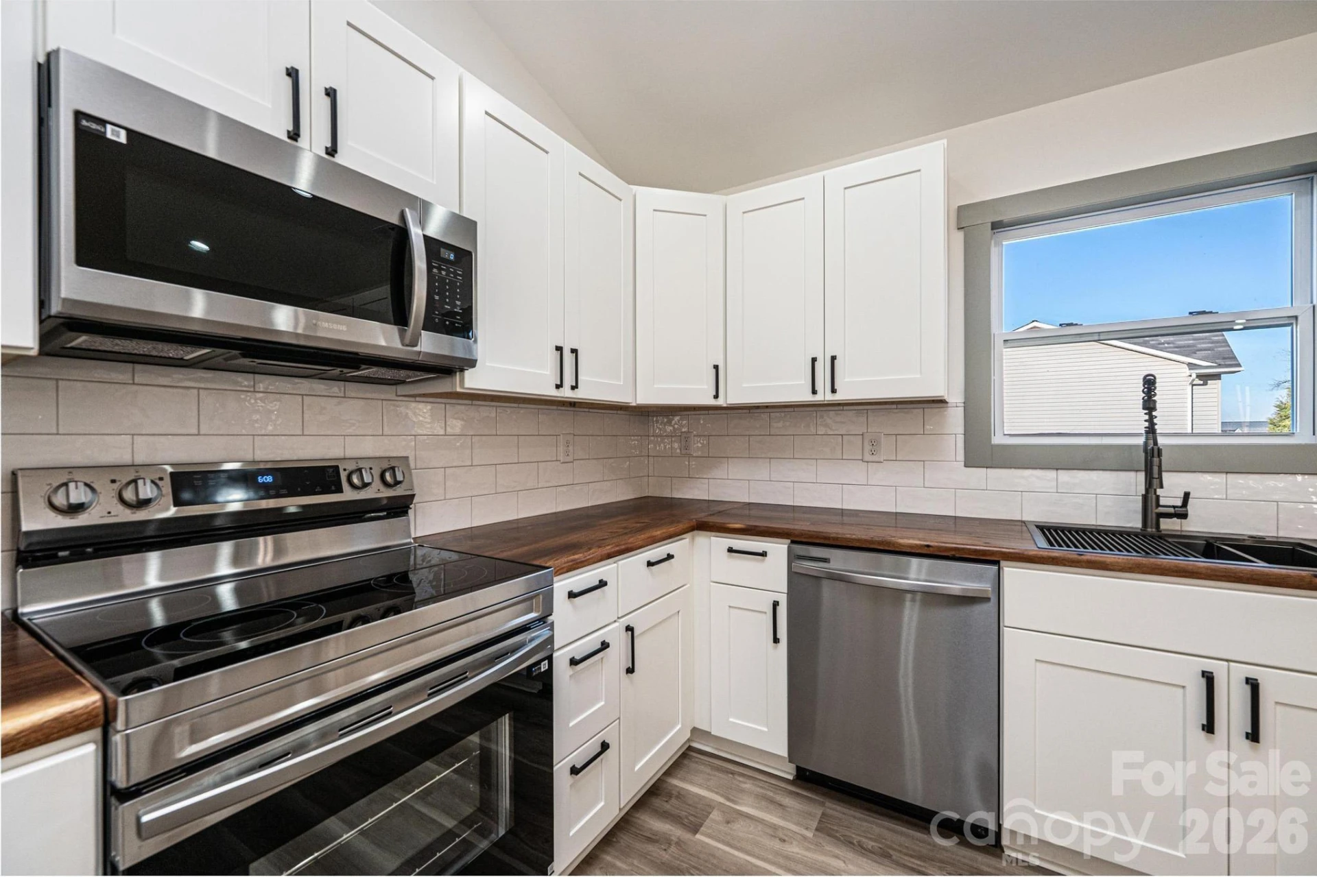 7592 McDuffy Road - Photo 4