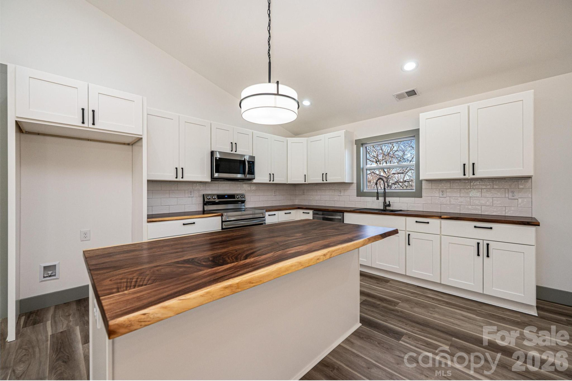 7592 McDuffy Road - Photo 6