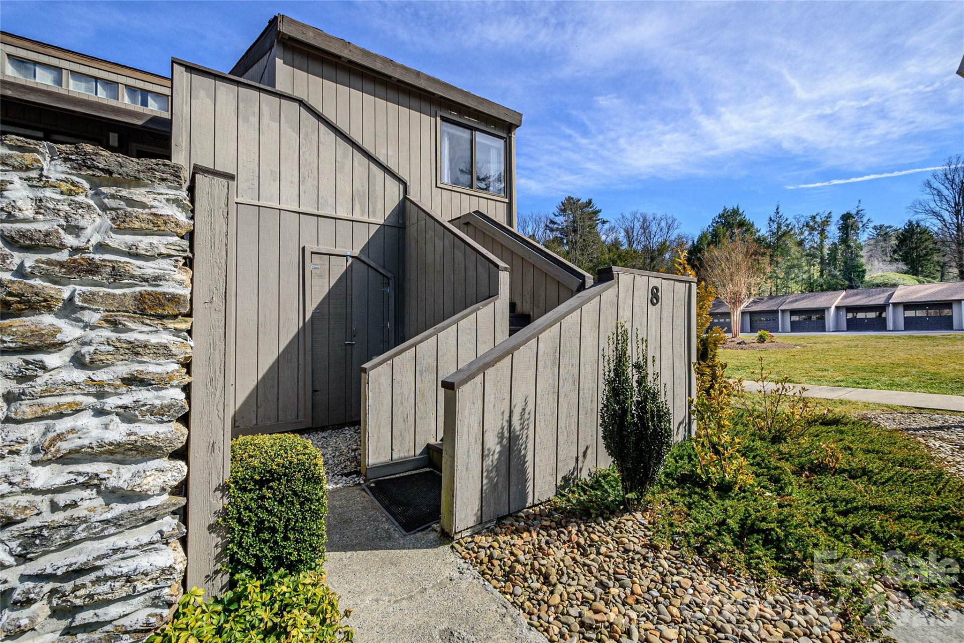 8 Lakemoor Lane #8 - Photo 3