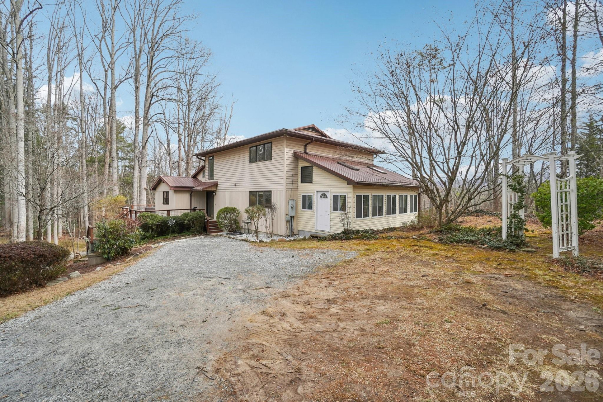 623 Owensby Road - Photo 2