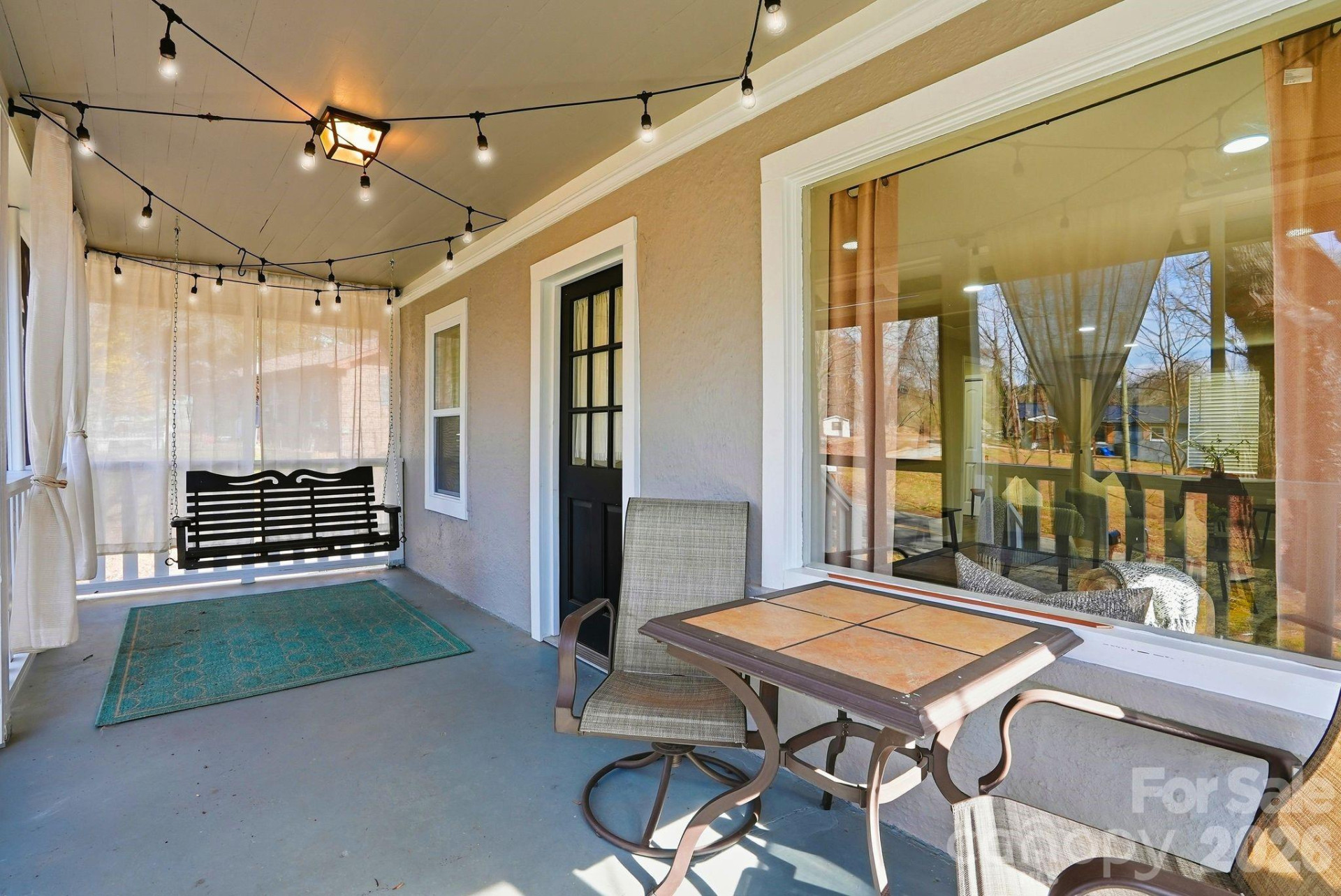326 Lyndhurst Drive - Photo 2