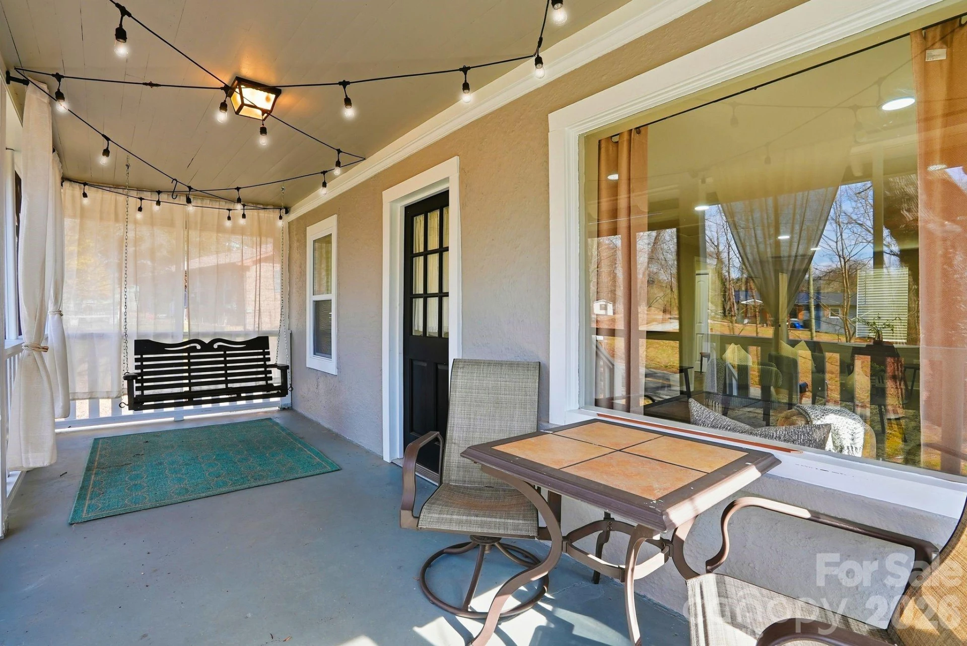 326 Lyndhurst Drive - Photo 2