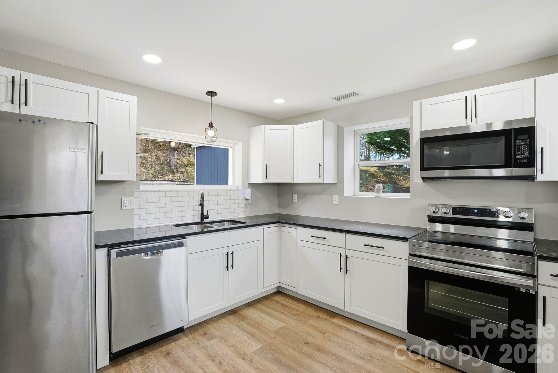 326 Lyndhurst Drive - Photo 11