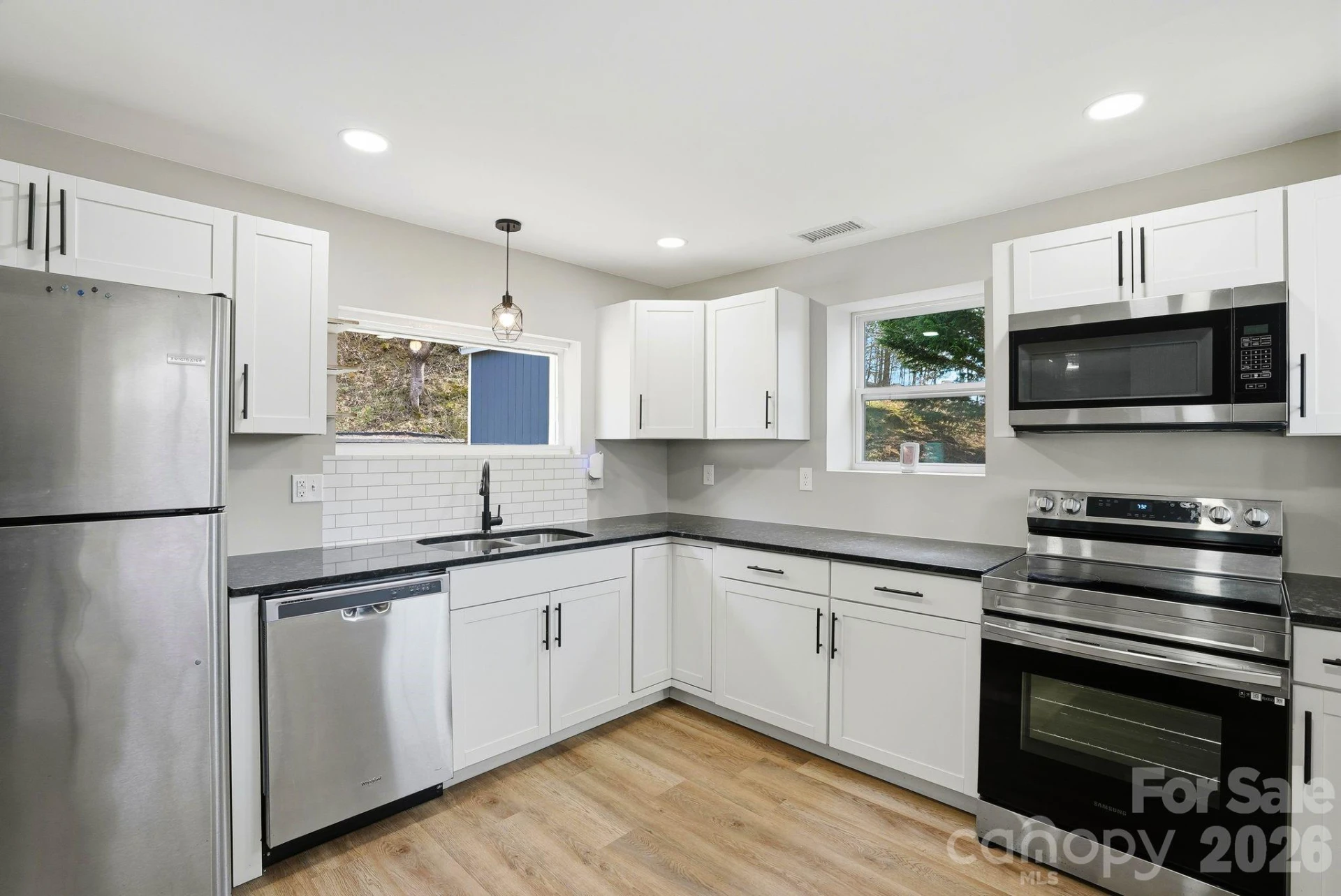 326 Lyndhurst Drive - Photo 11