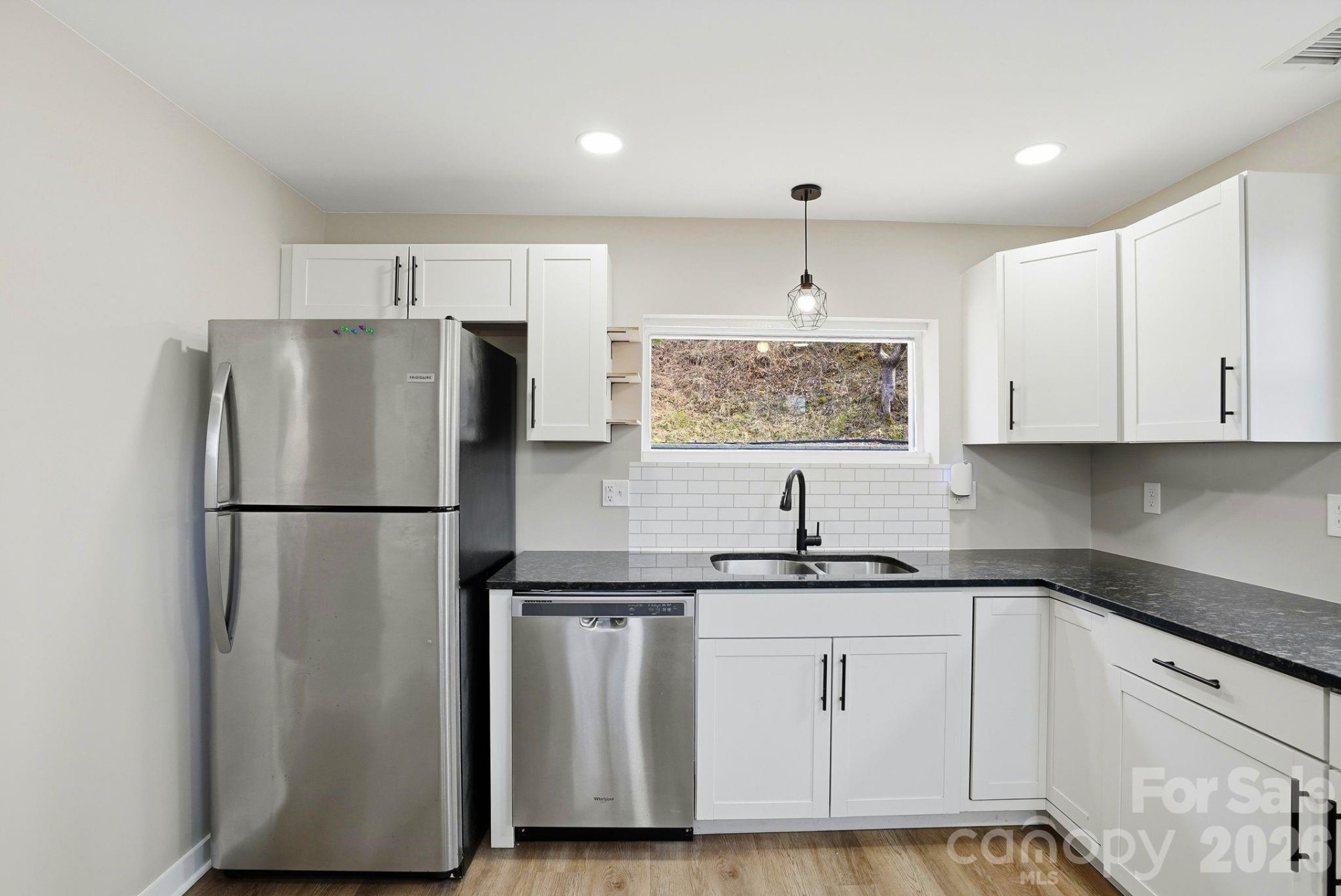 326 Lyndhurst Drive - Photo 12