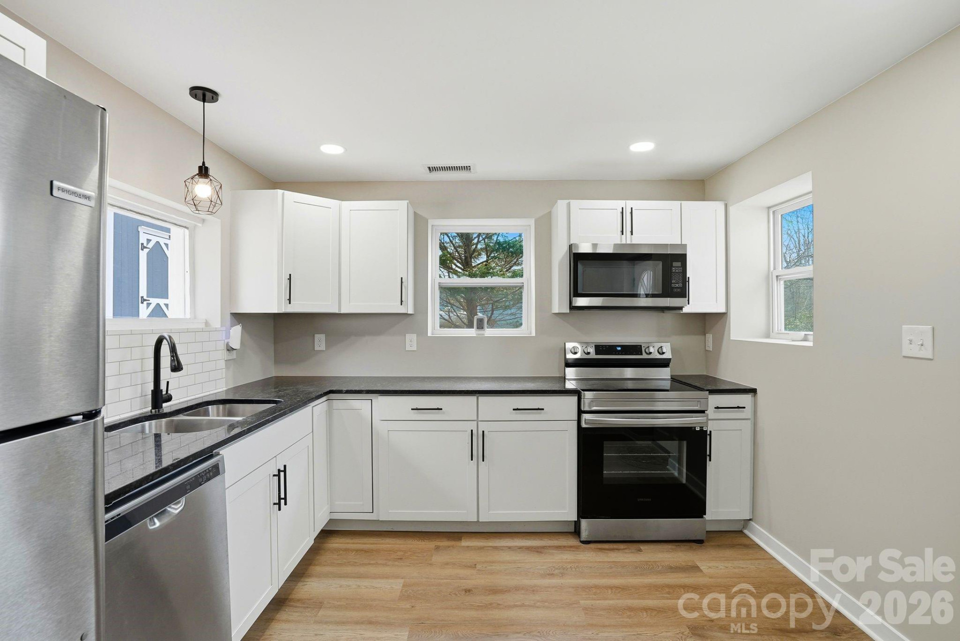 326 Lyndhurst Drive - Photo 13