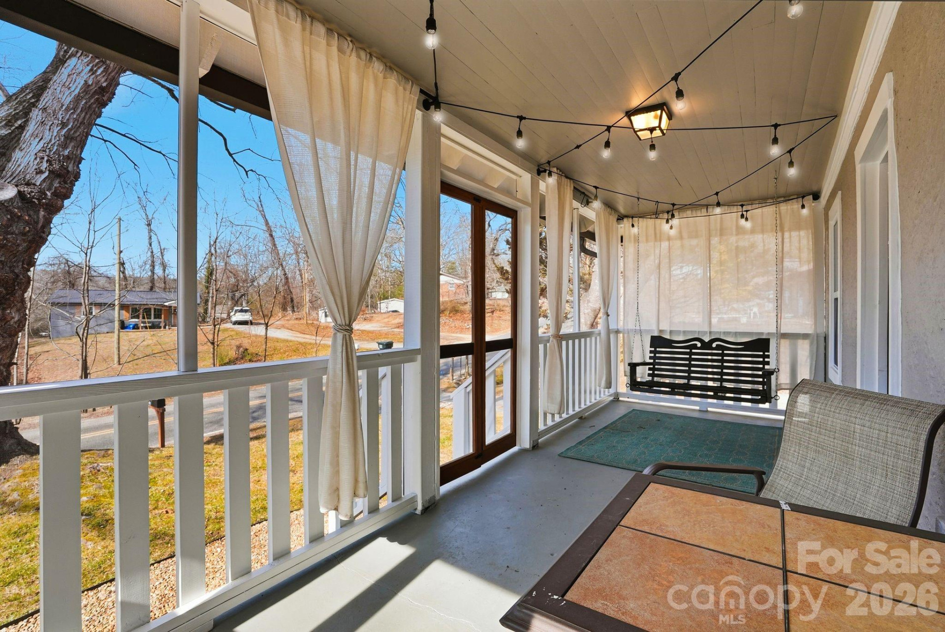 326 Lyndhurst Drive - Photo 3