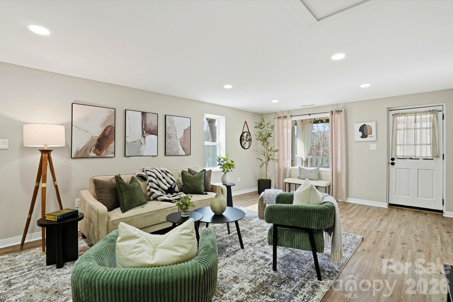 326 Lyndhurst Drive - Photo 8