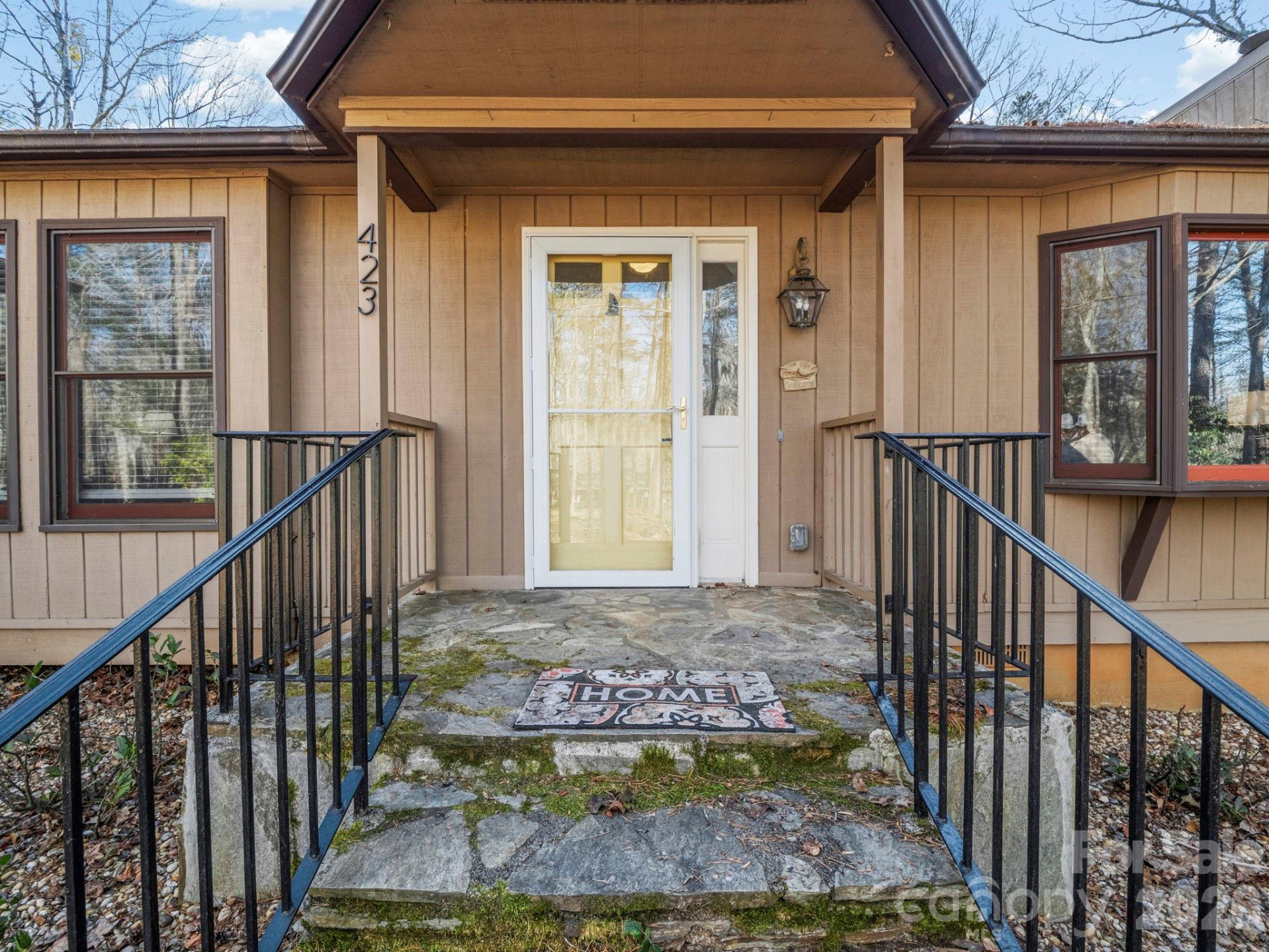 423 Mountain View Drive - Photo 3