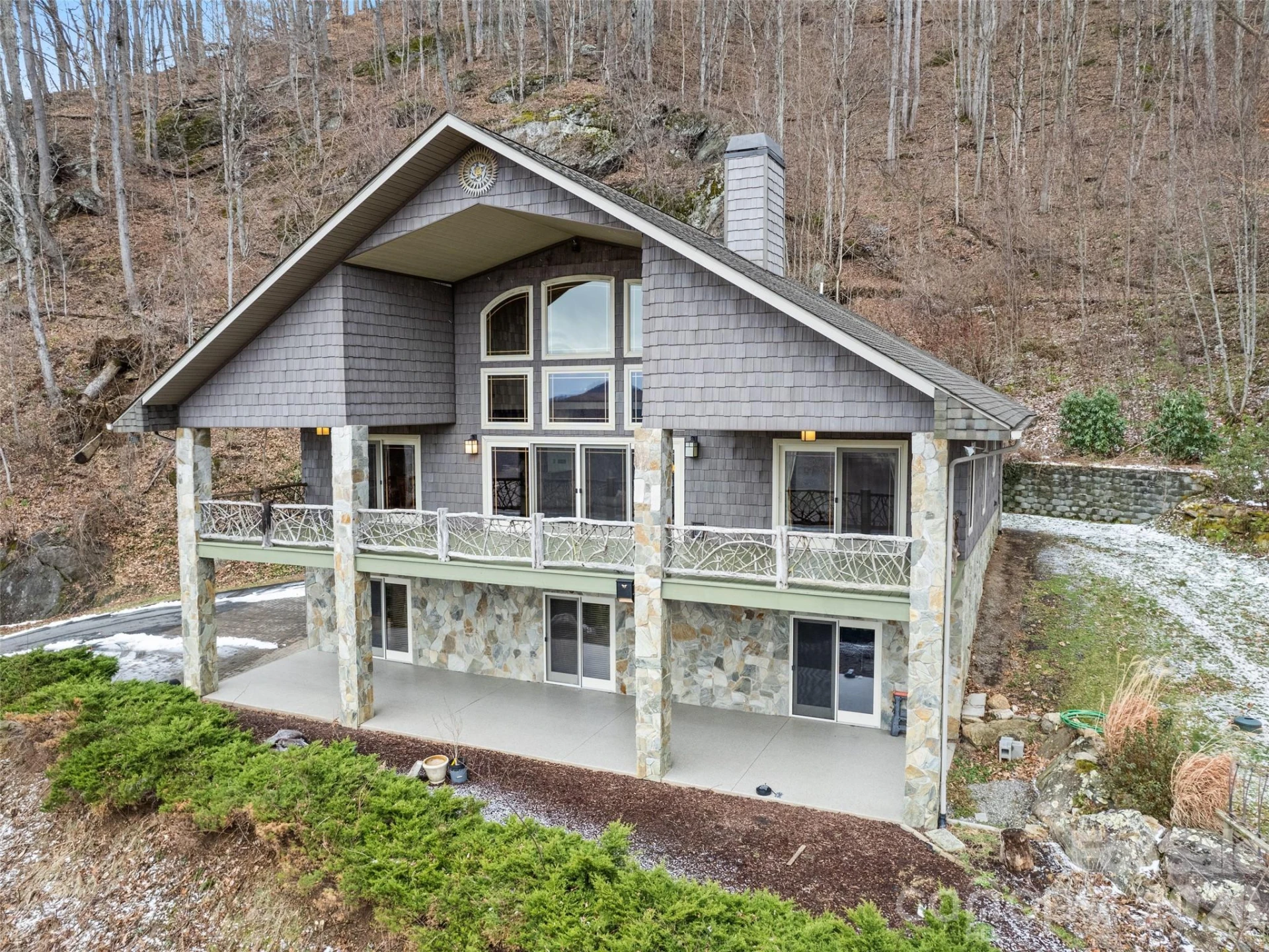 579 Bryson Heights