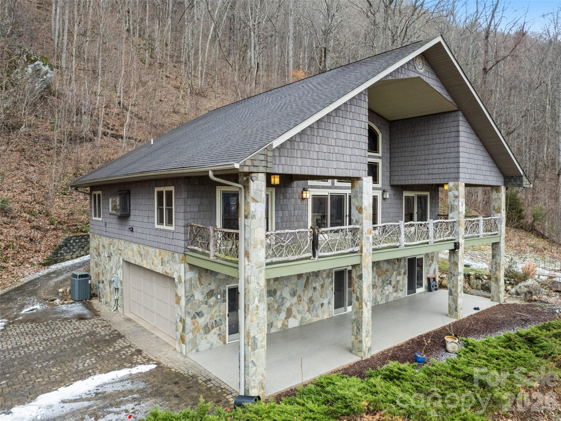 579 Bryson Heights - Photo 3