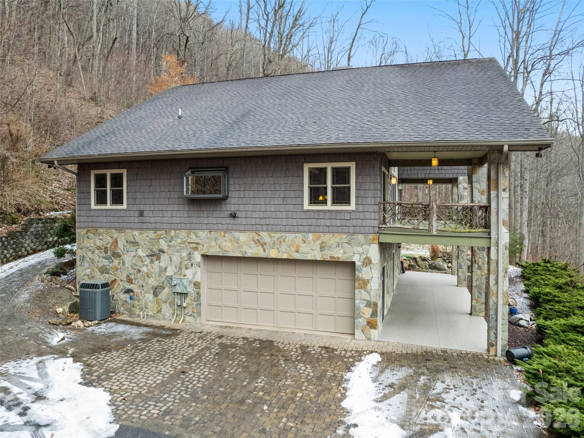 579 Bryson Heights - Photo 4