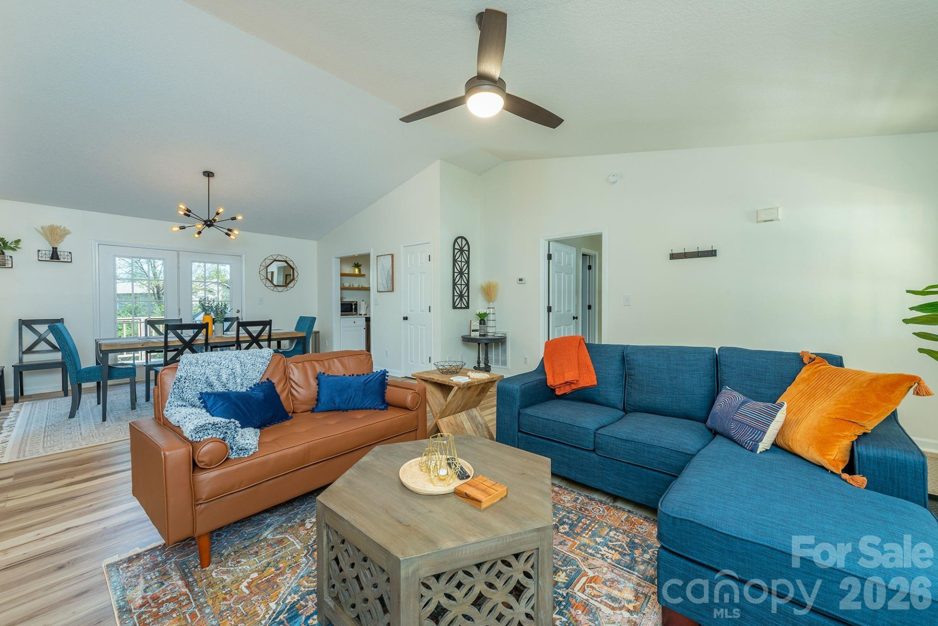 18 Garrison Road - Photo 2