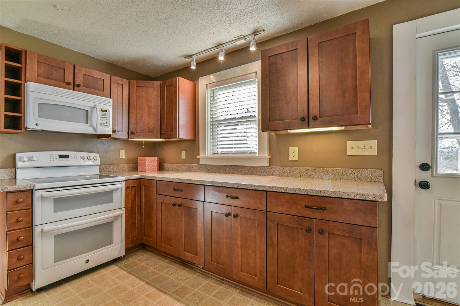 37 Buchanan Place - Photo 10