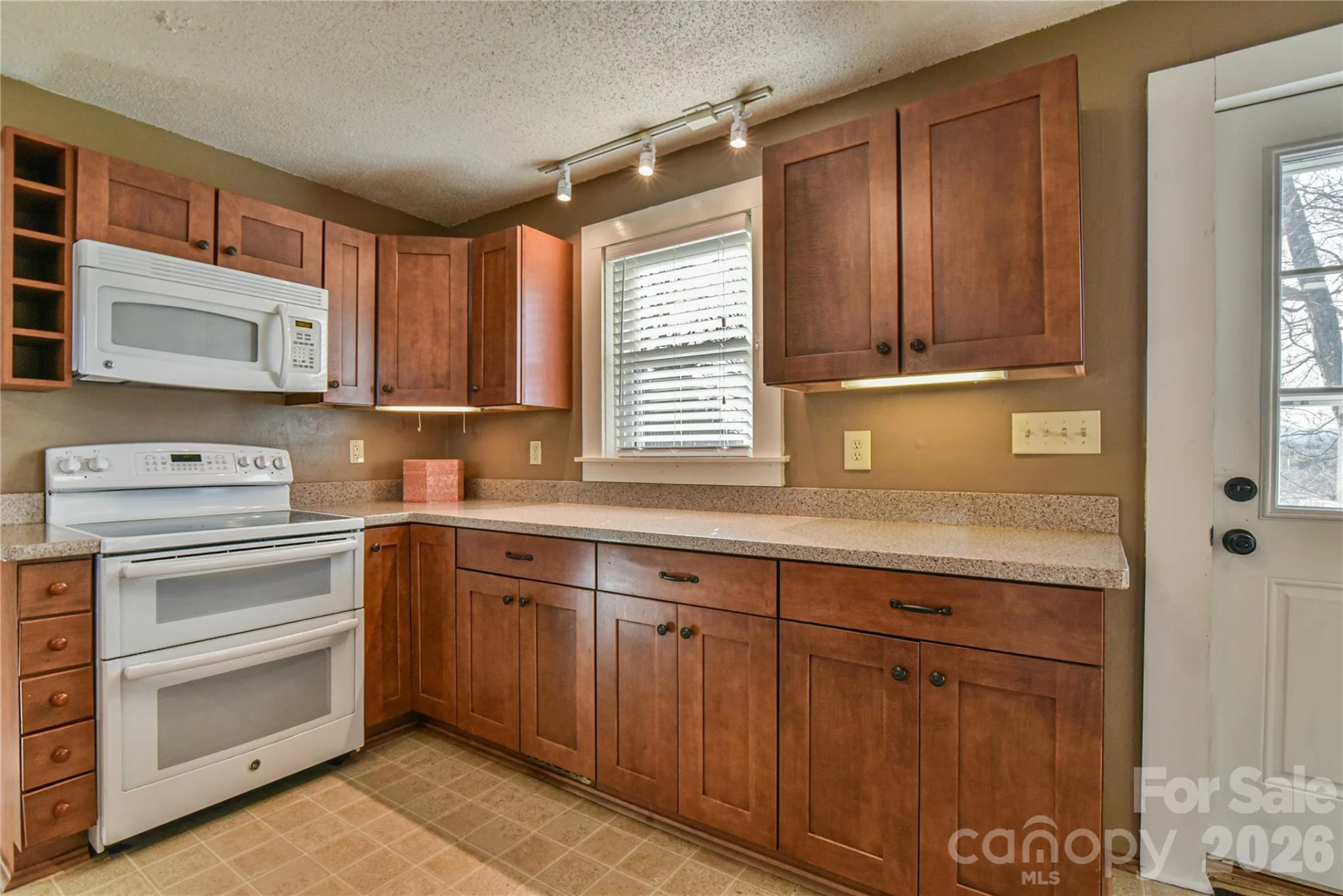 37 Buchanan Place - Photo 10