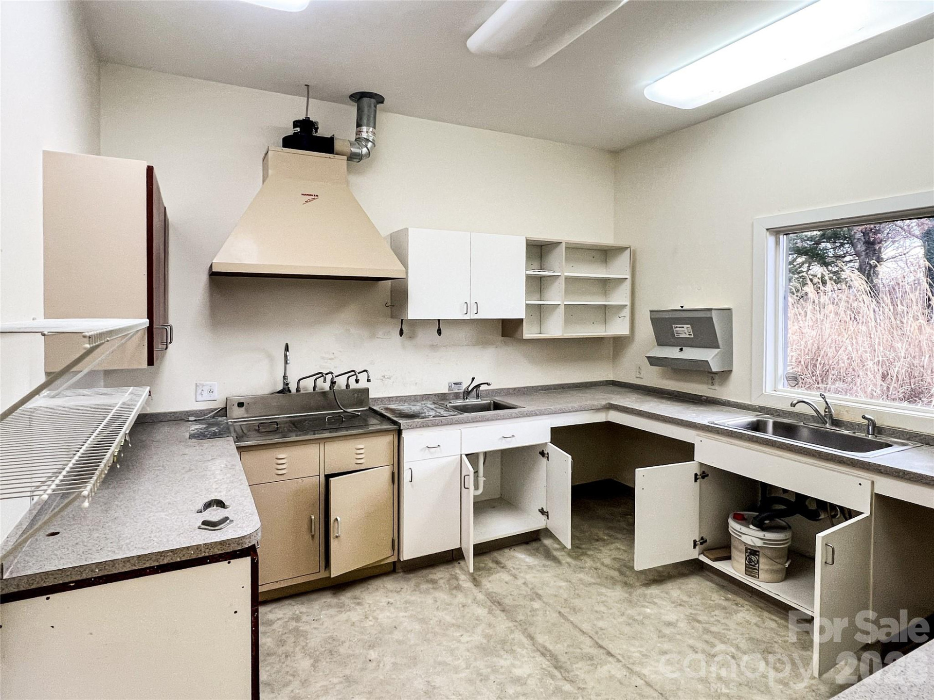 3179 Sweeten Creek Road - Photo 10