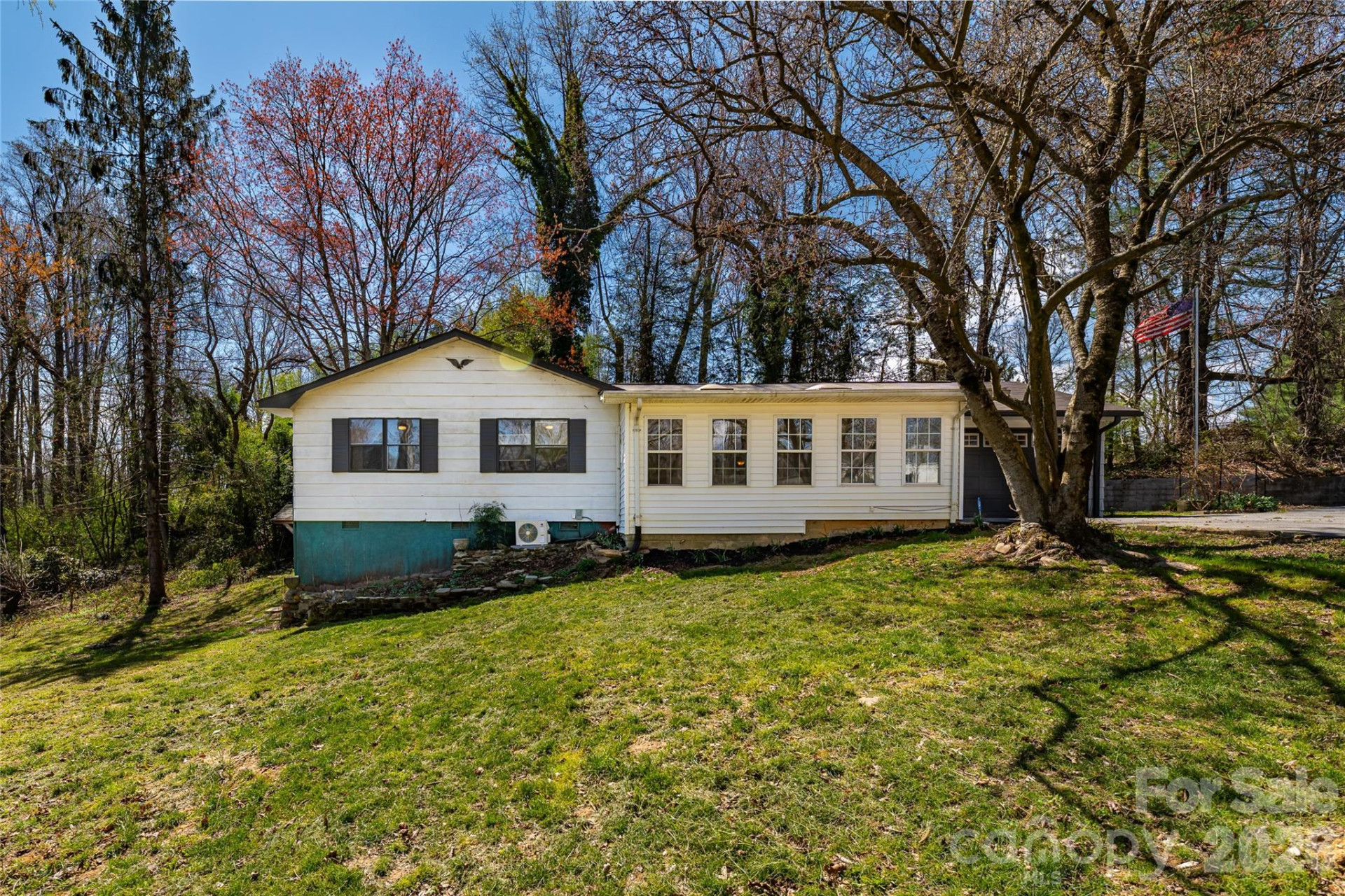 18 Peaceful Valley Lane