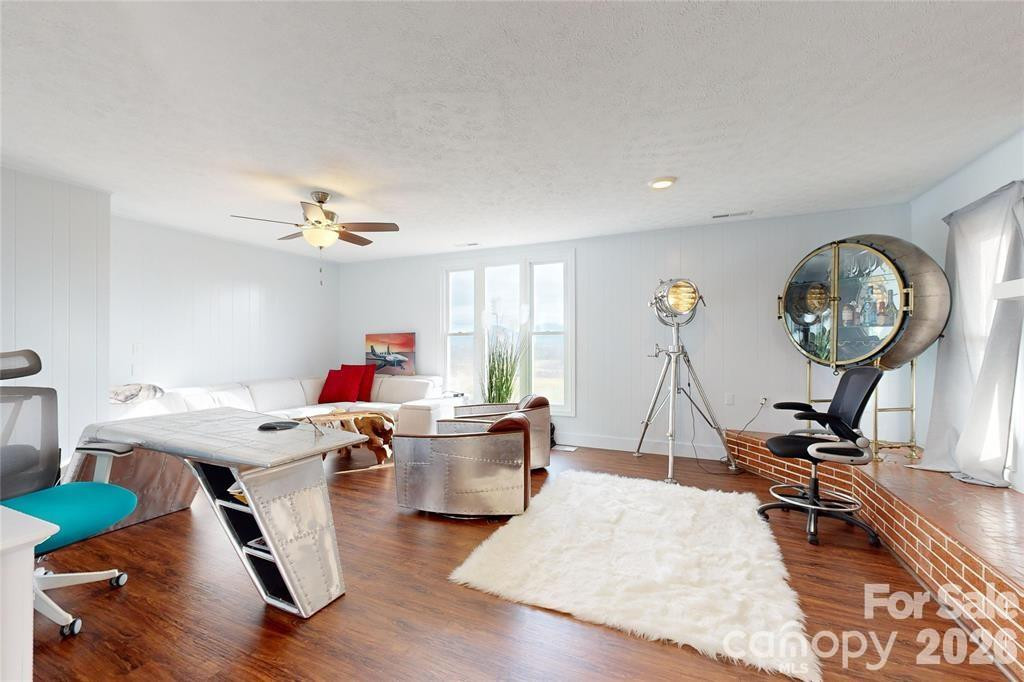 598 Miles View Road - Photo 16