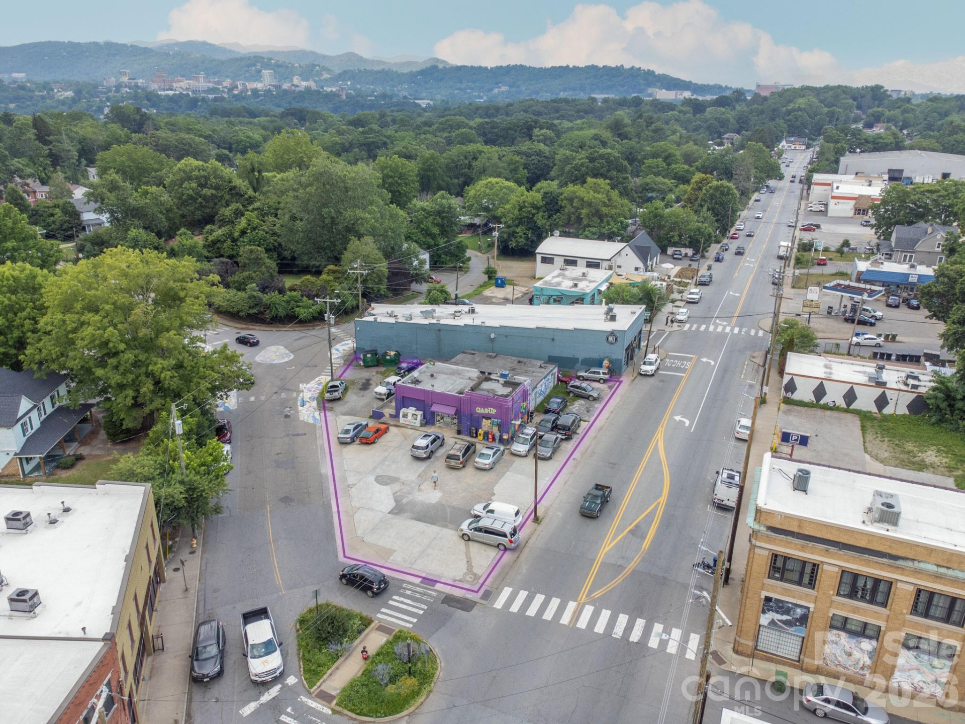 405 Haywood Road - Photo 2