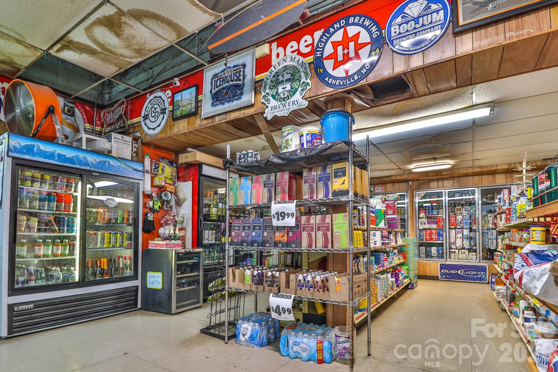 405 Haywood Road - Photo 3