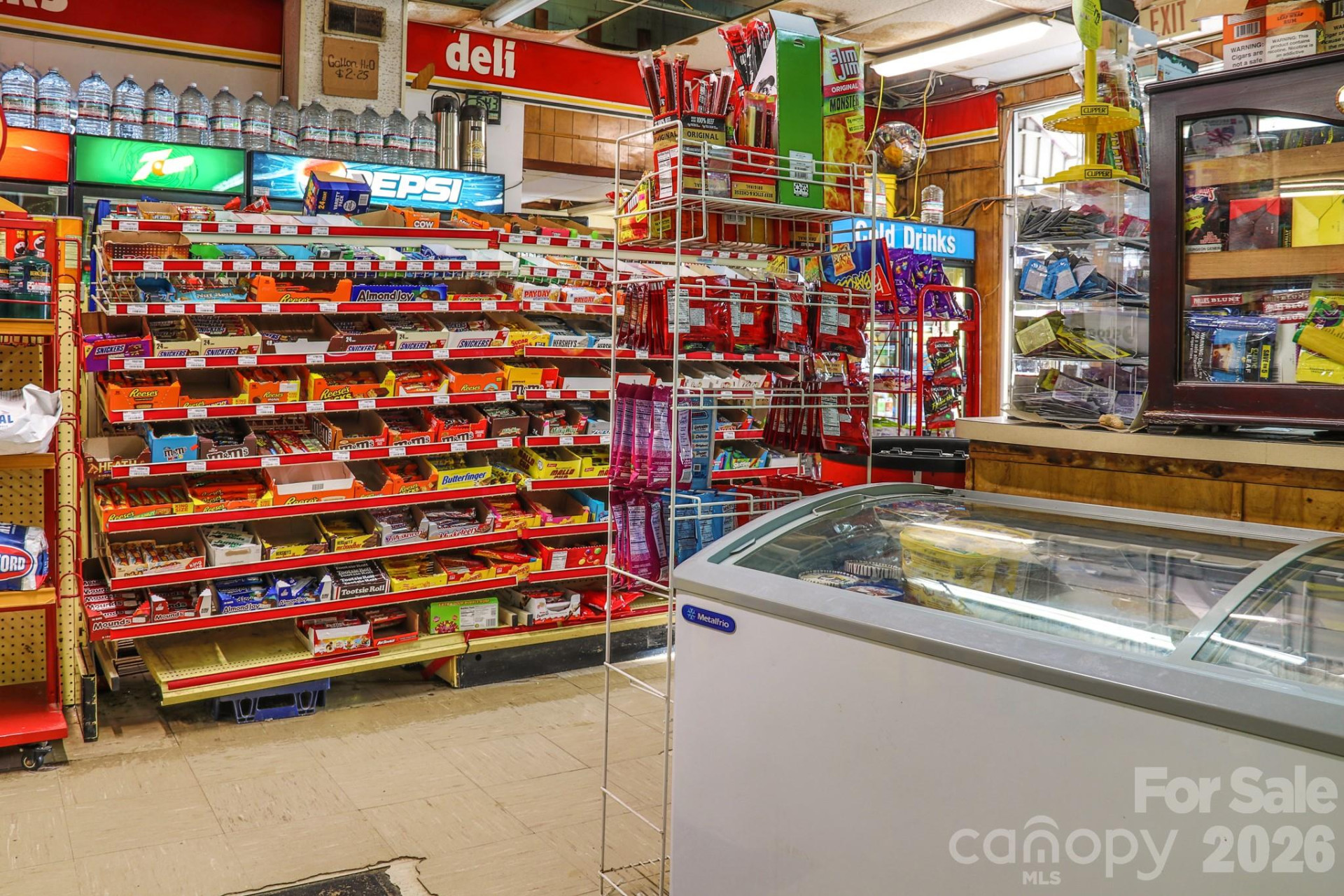 405 Haywood Road - Photo 4