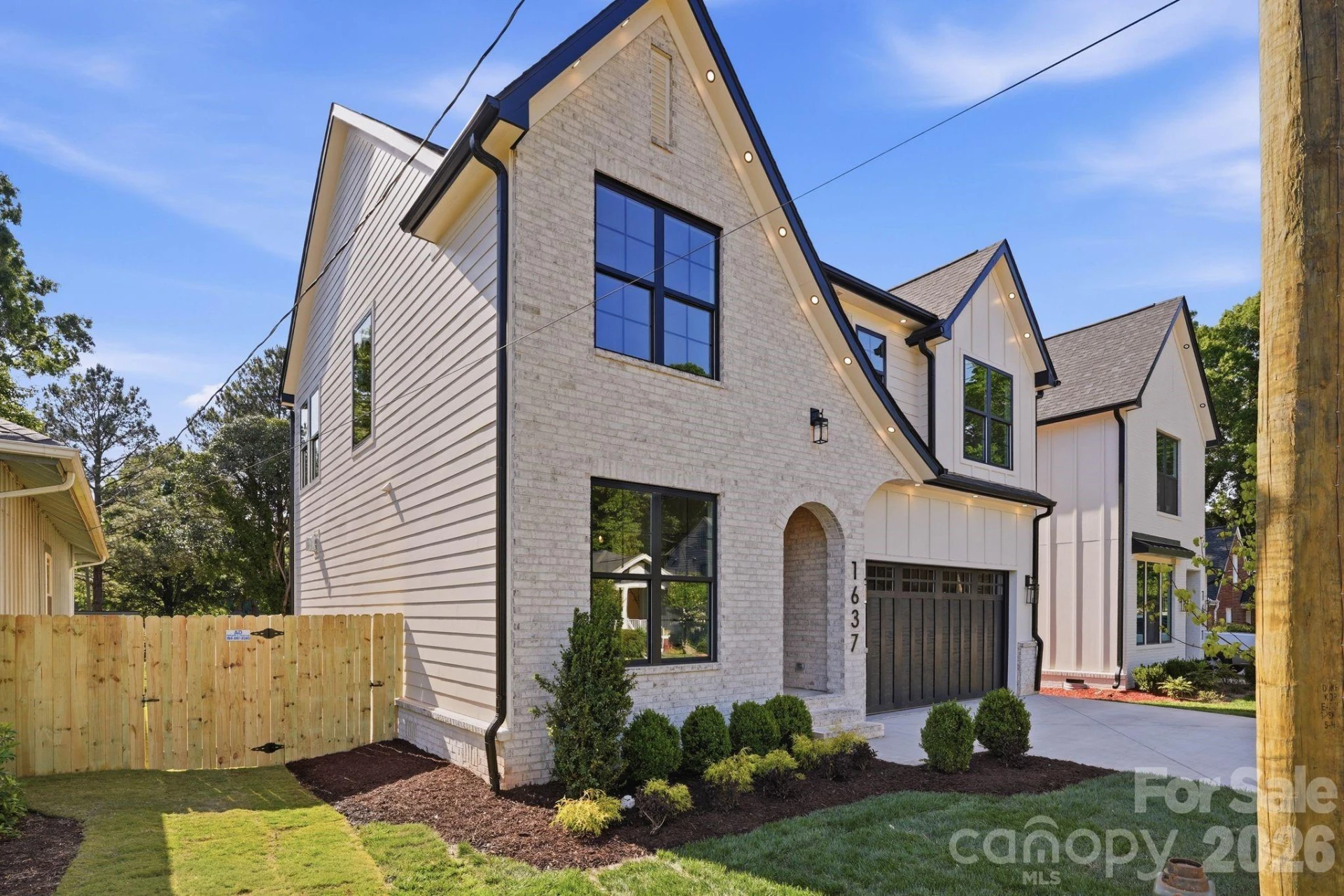 1637 Longfellow Street - Photo 37