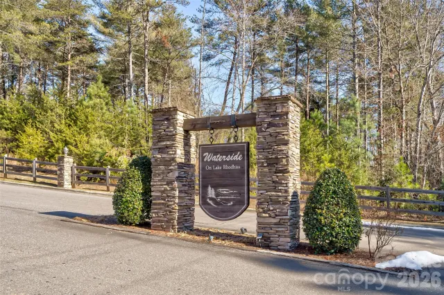 3252 Peninsula Pointe Drive