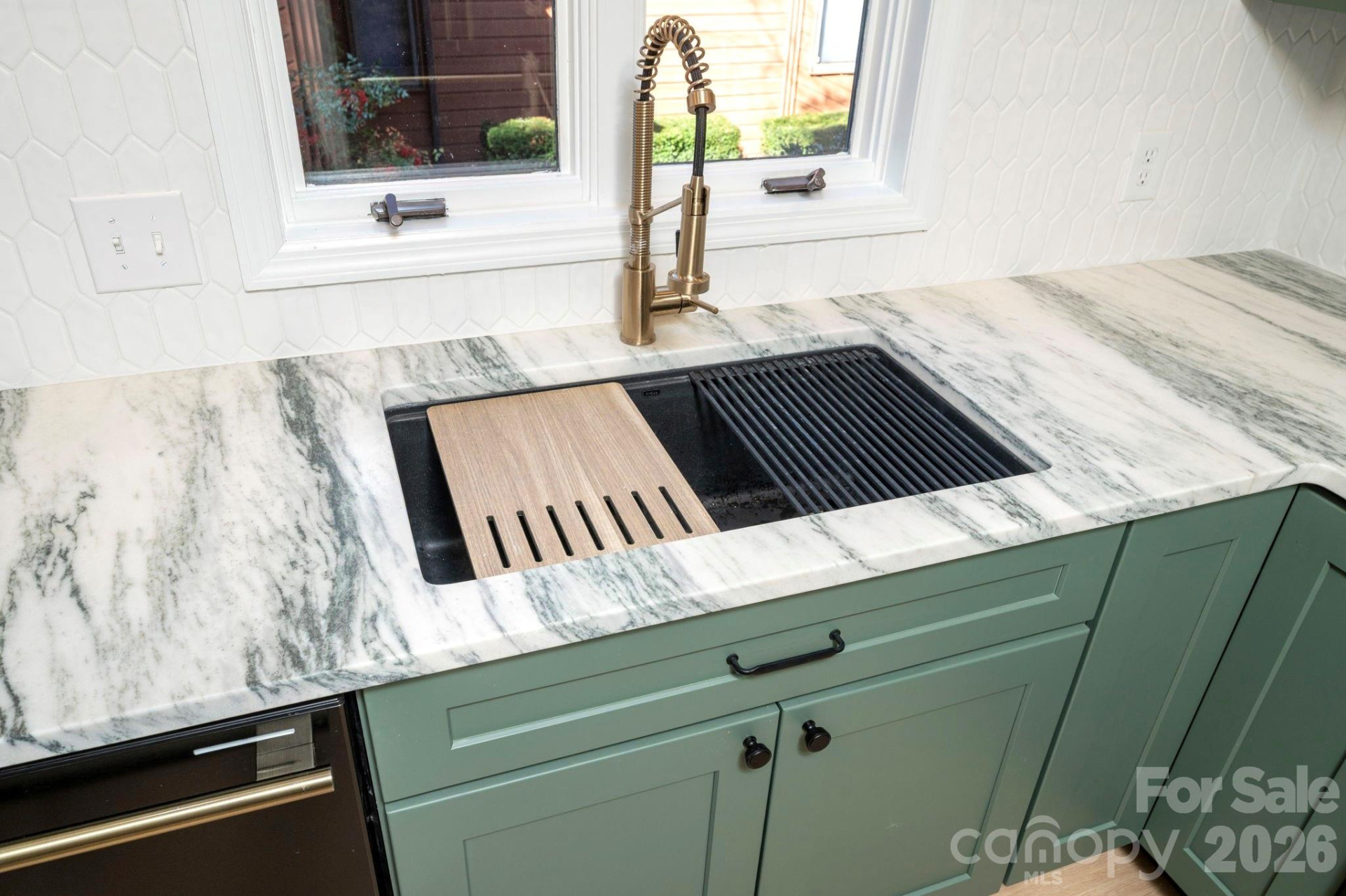 402 Woodfield Drive - Photo 11