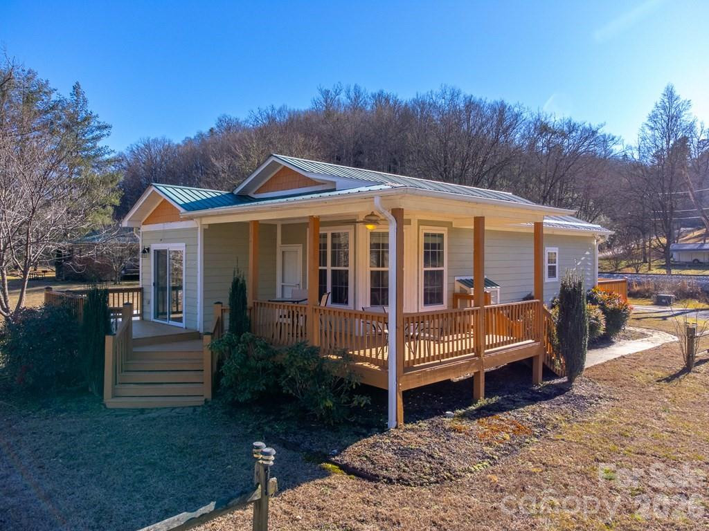 990 Hornet Drive - Photo 2