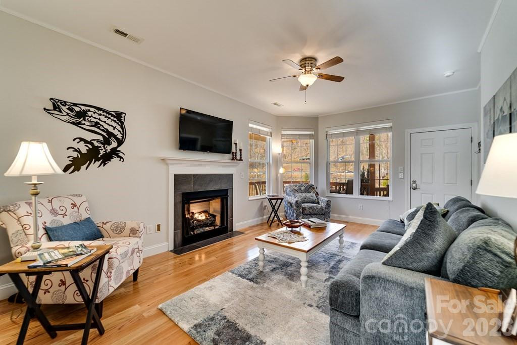 990 Hornet Drive - Photo 11