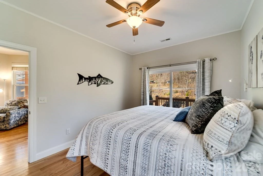 990 Hornet Drive - Photo 15