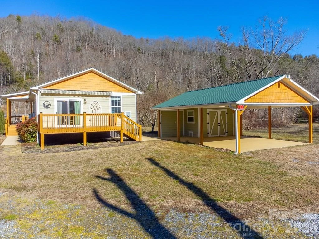 990 Hornet Drive - Photo 3