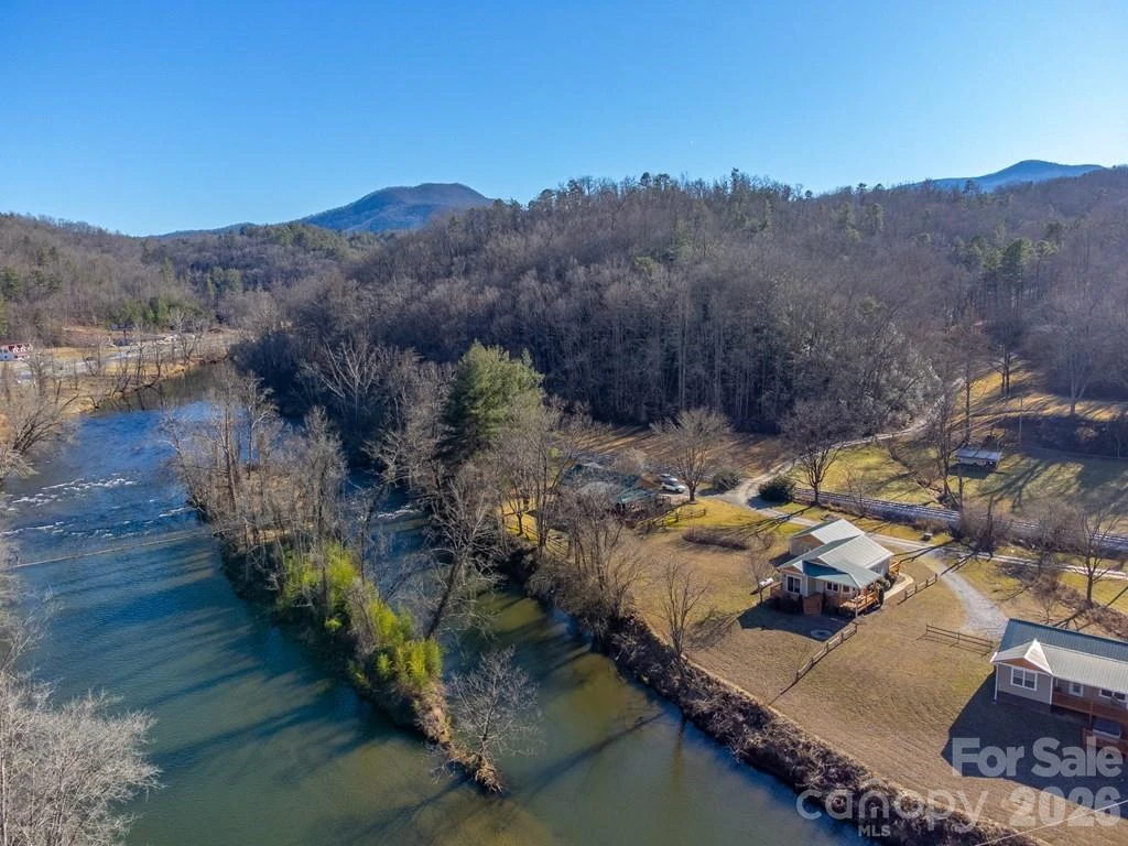 990 Hornet Drive - Photo 32