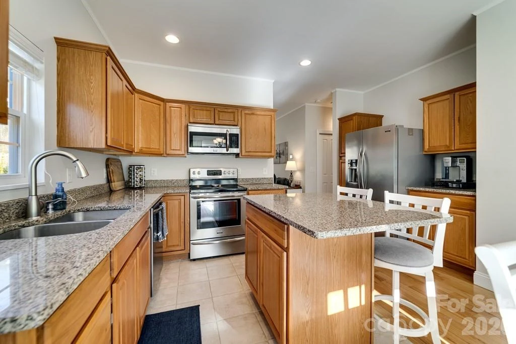 990 Hornet Drive - Photo 10
