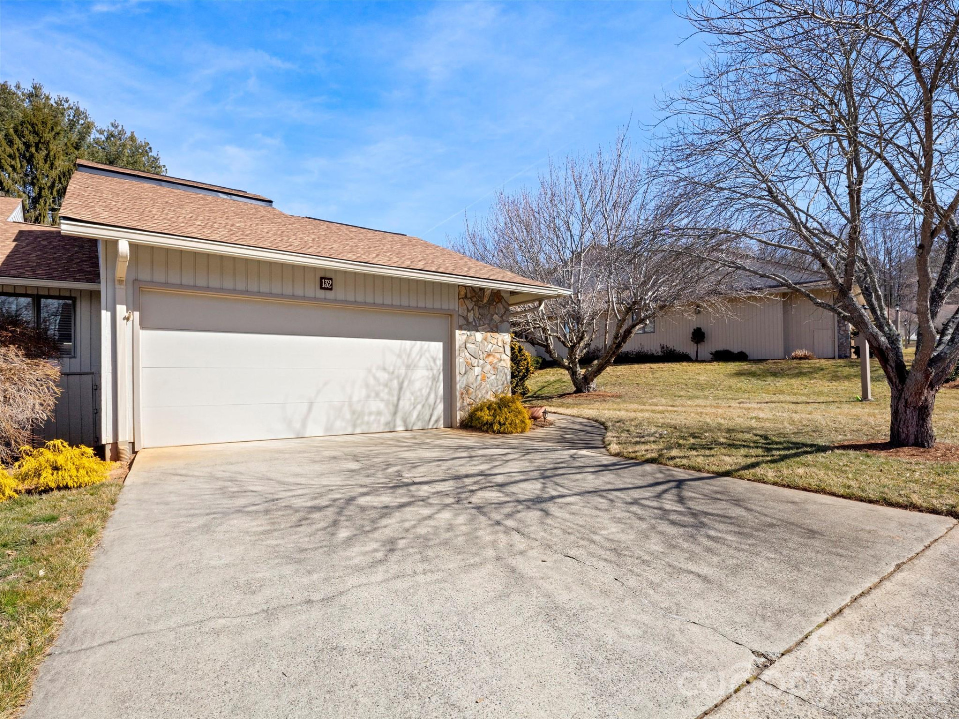 132 Deerlake Drive - Photo 24