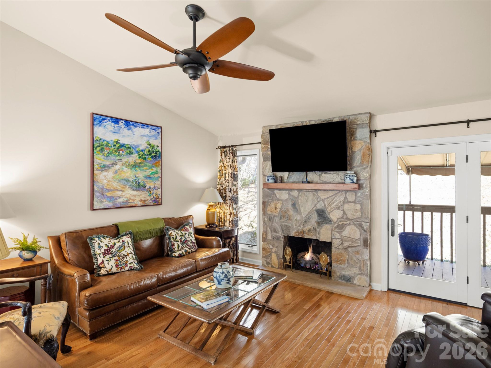 132 Deerlake Drive - Photo 4