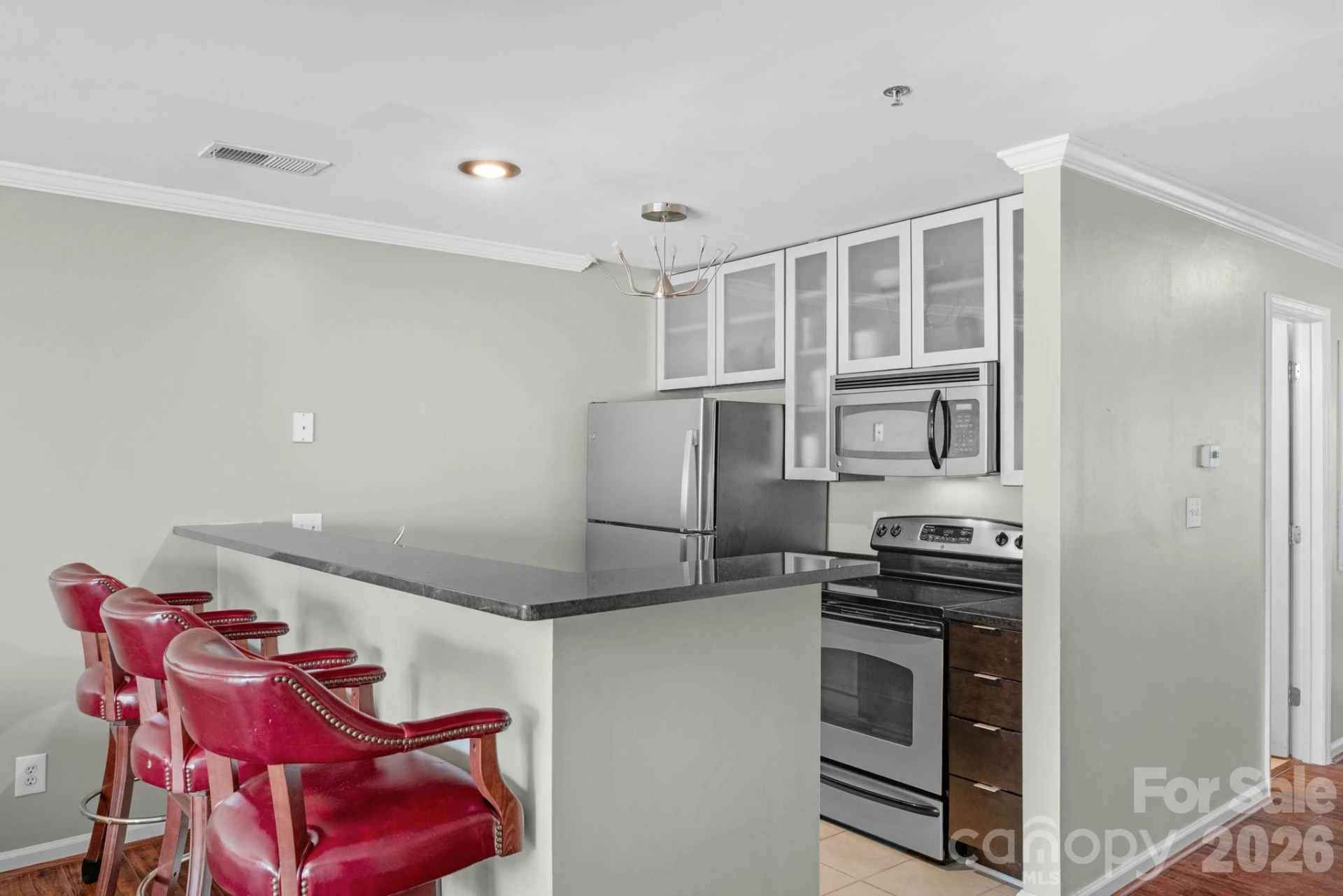 513 N Graham Street #2E - Photo 4