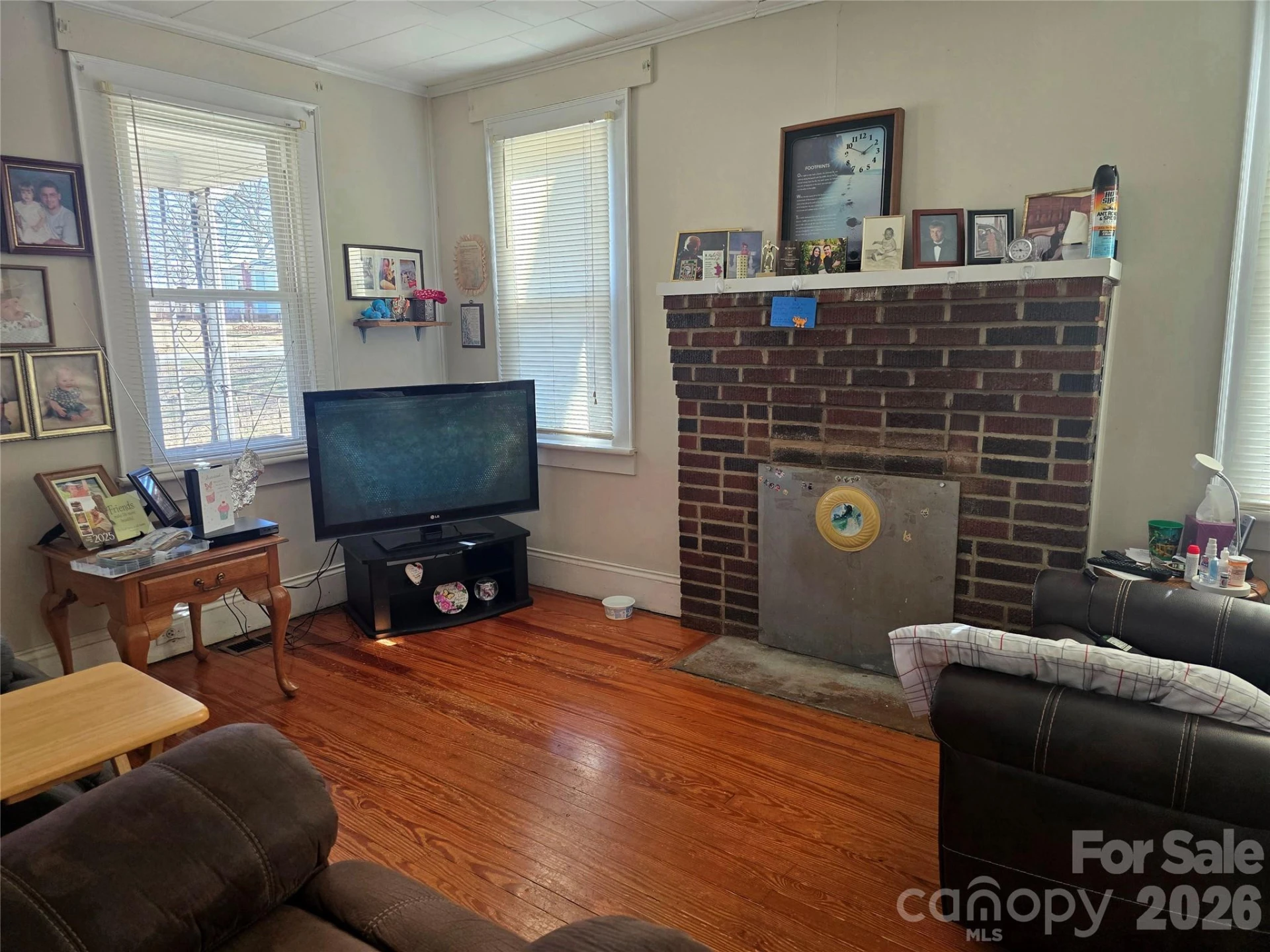 75 40th Street - Photo 3