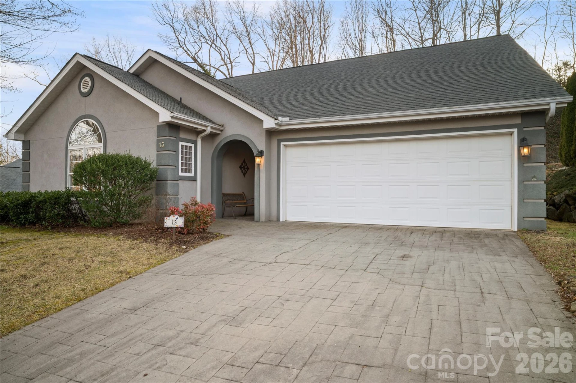 13 Stonebridge Drive