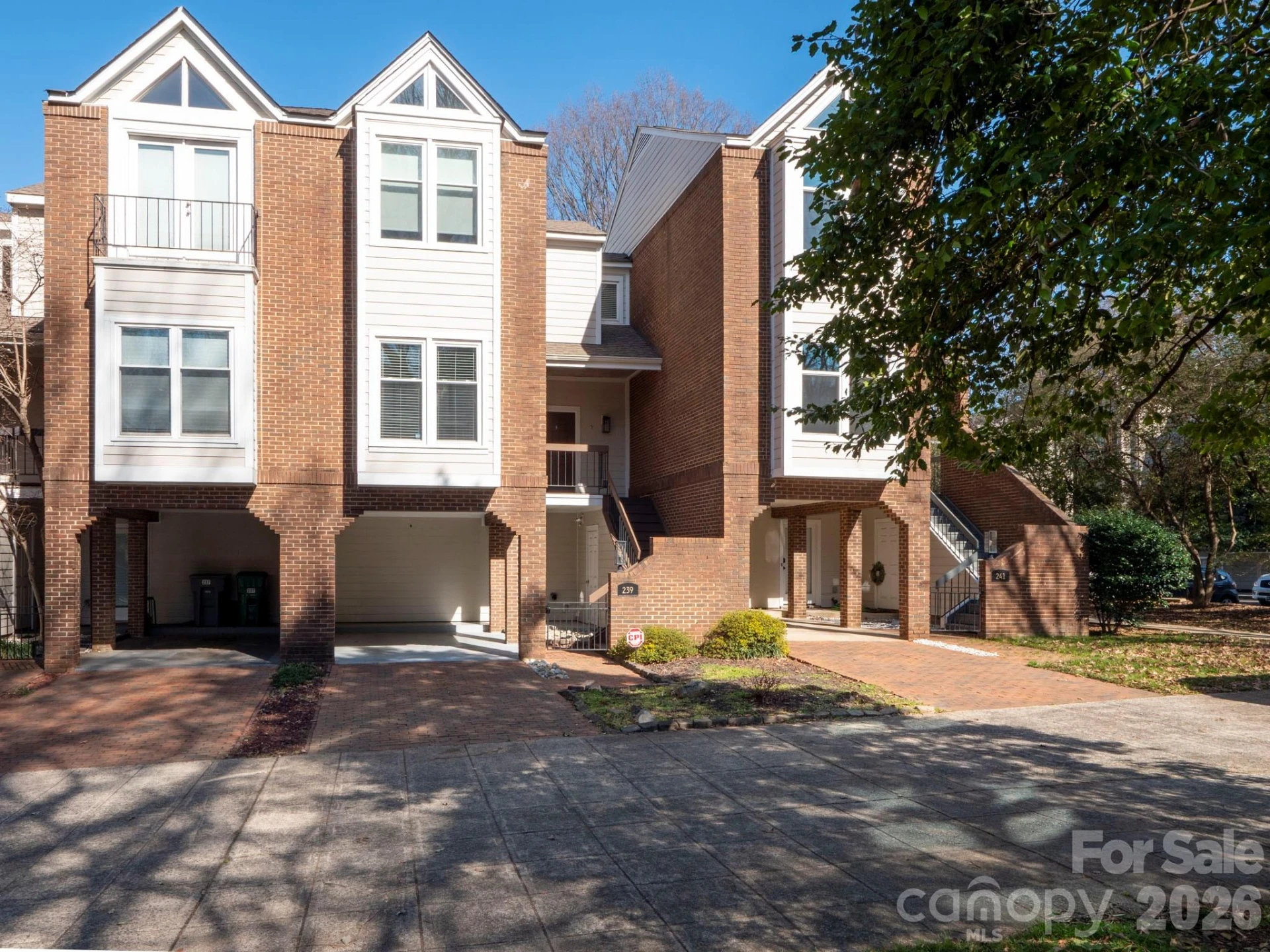 239 Clarkson Street - Photo 2