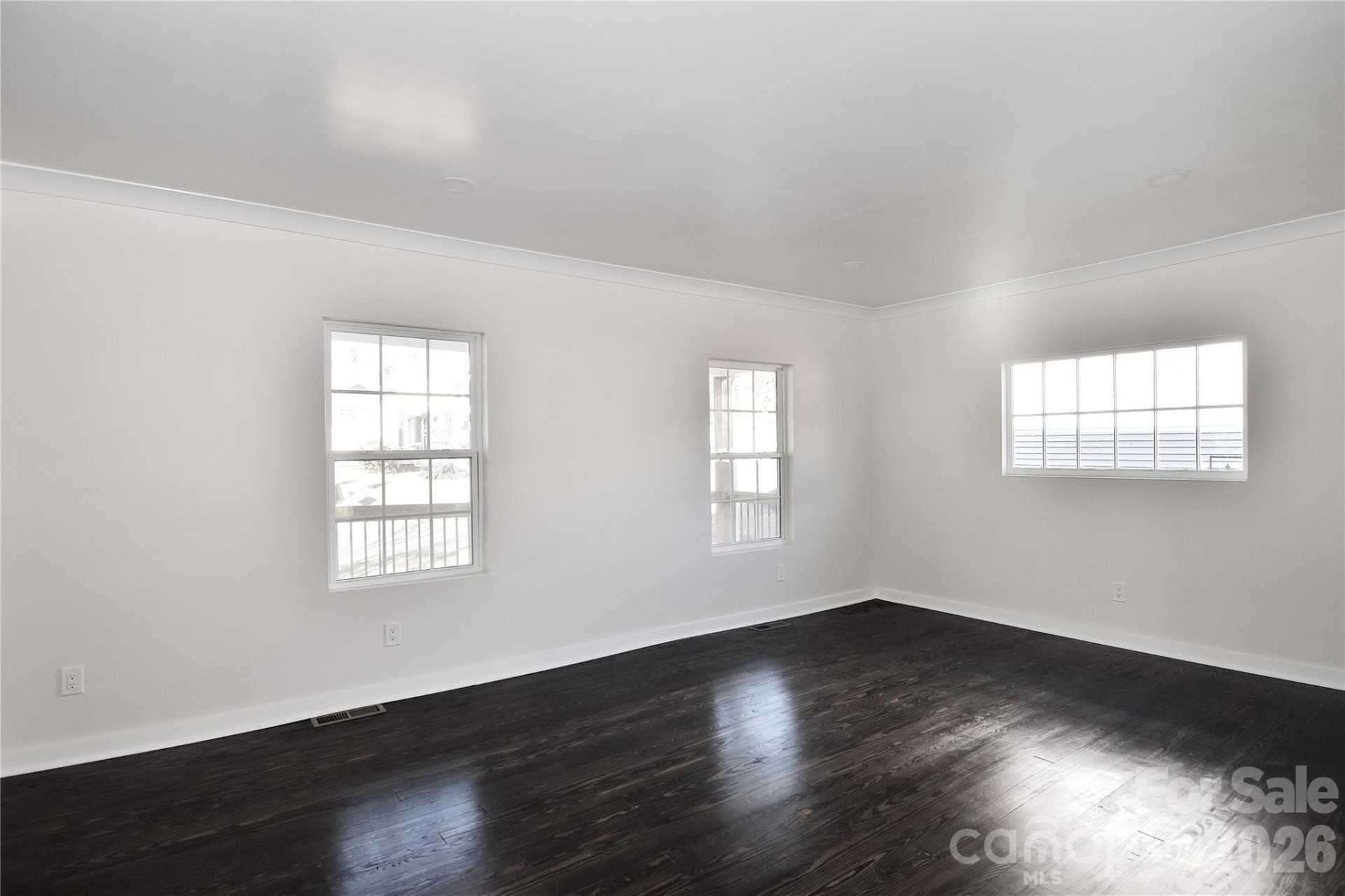 131 Woodrow Avenue - Photo 2