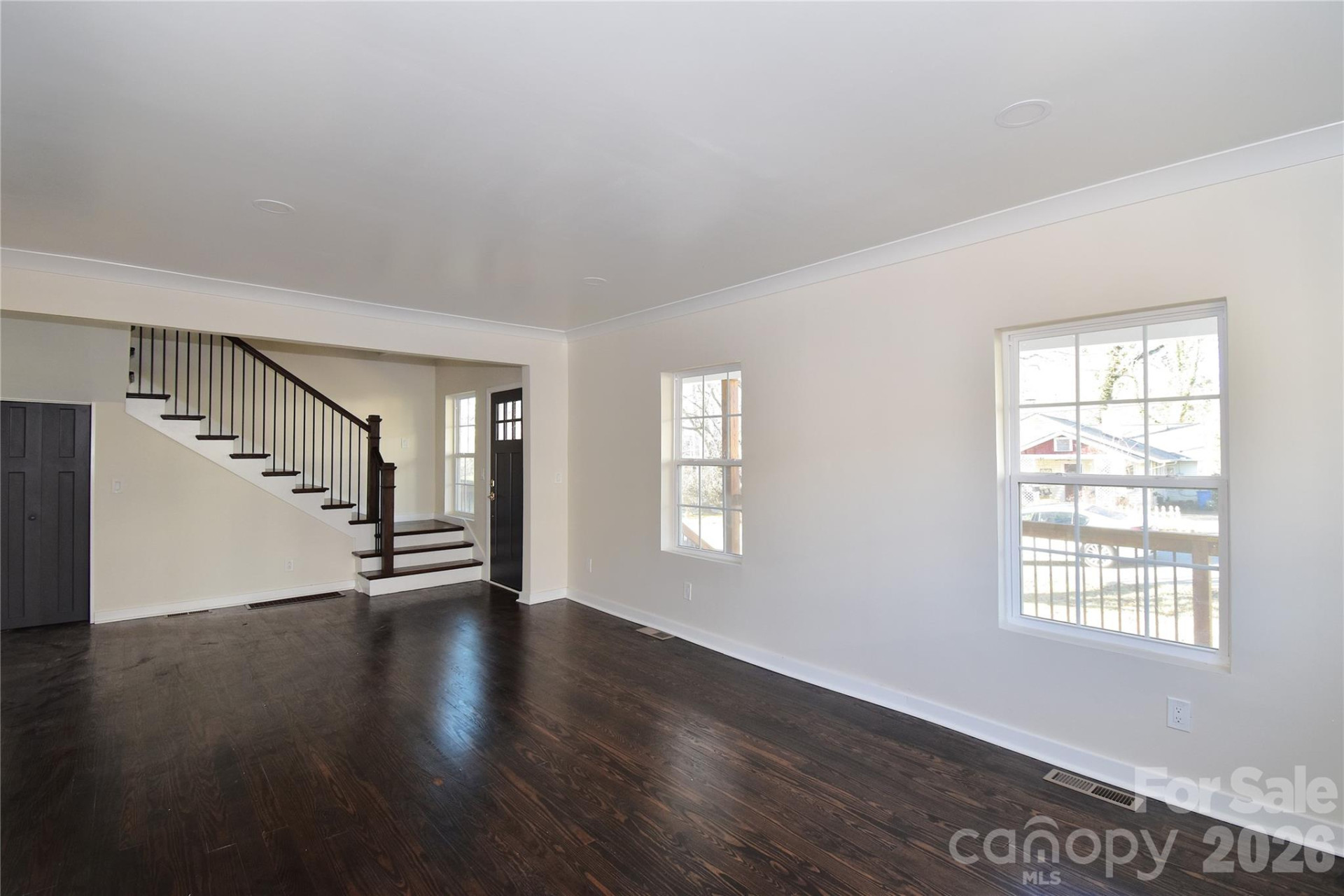 131 Woodrow Avenue - Photo 4